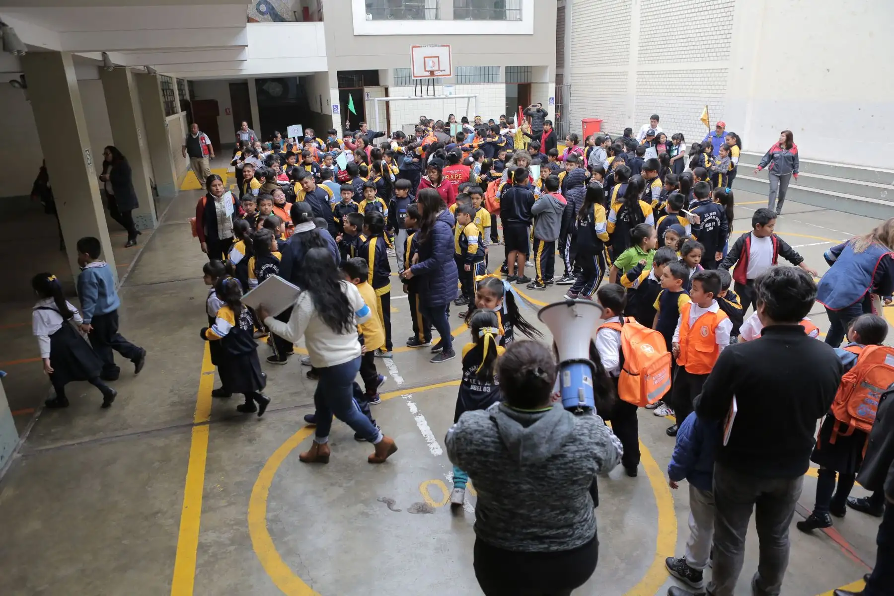 Simulacro nacional de sismo y tsunami en el I.E. 1038 María Parado de Bellido con el fin de monitorear la respuesta de los escolares durante una emergencia. Foto: ANDINA/ David Huamaní