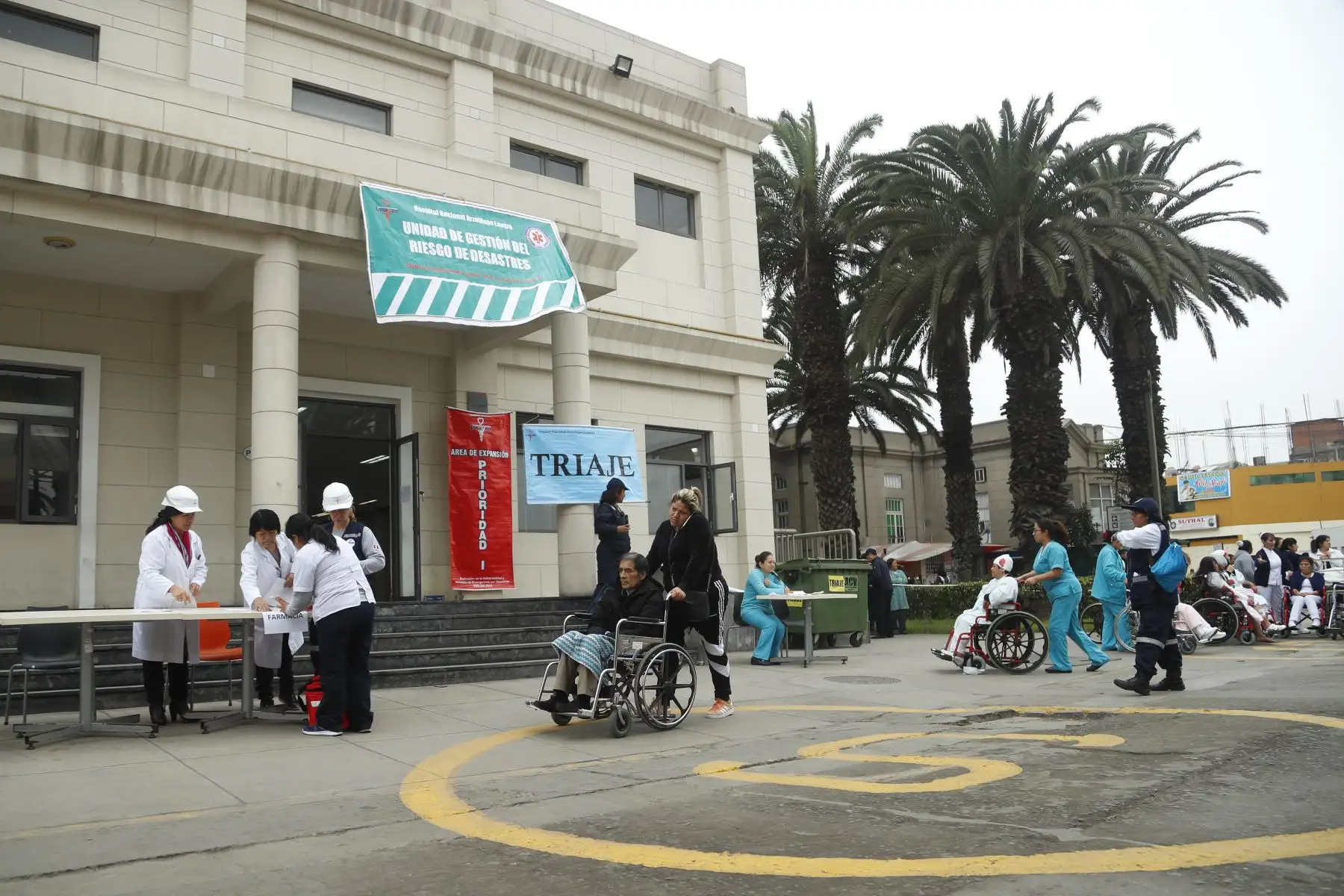 Así se vivió el simulacro nacional de sismo y tsunami en el Hospital Nacional Arzobispo Loayza en Lima. Foto: ANDINA/Josue Ramos