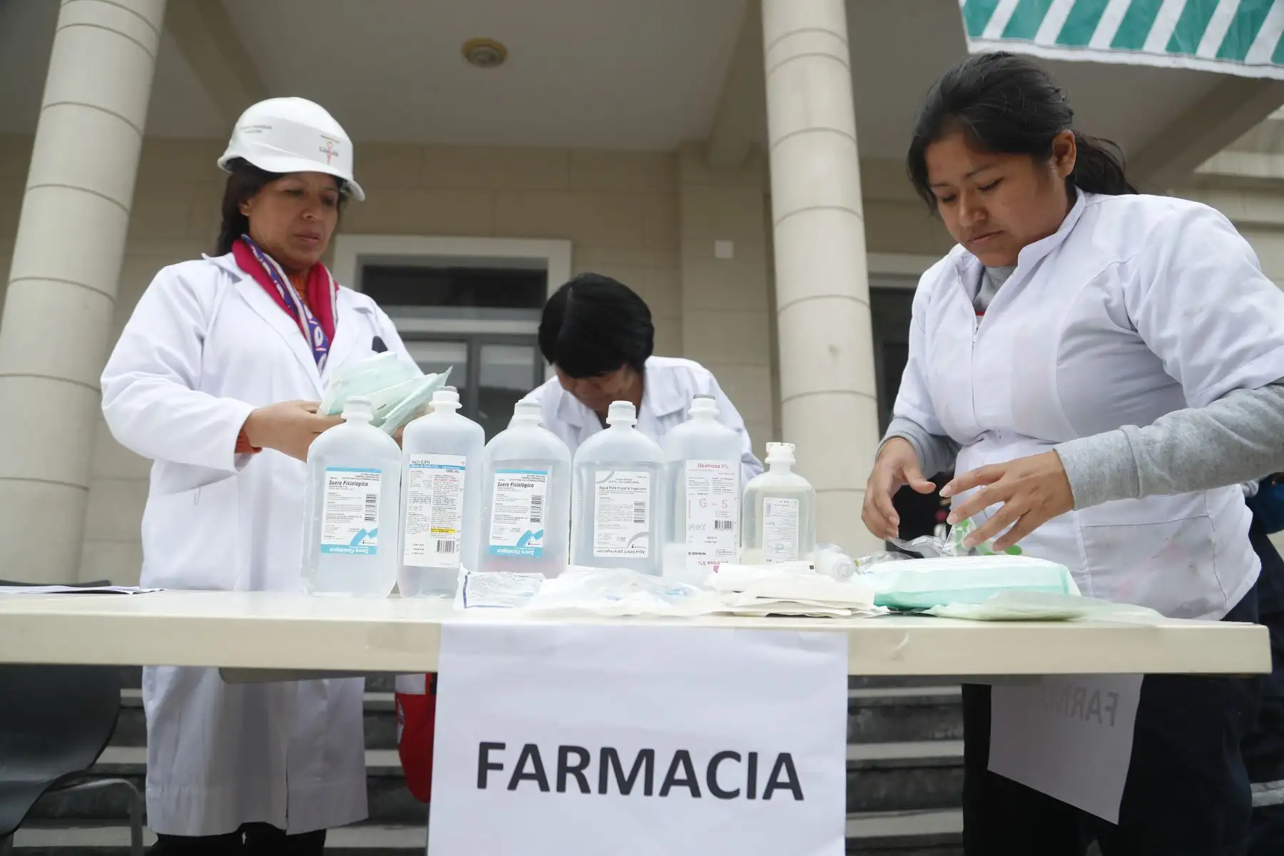 Así se vivió el simulacro nacional de sismo y tsunami en el Hospital Nacional Arzobispo Loayza en Lima. Foto: ANDINA/Josue Ramos