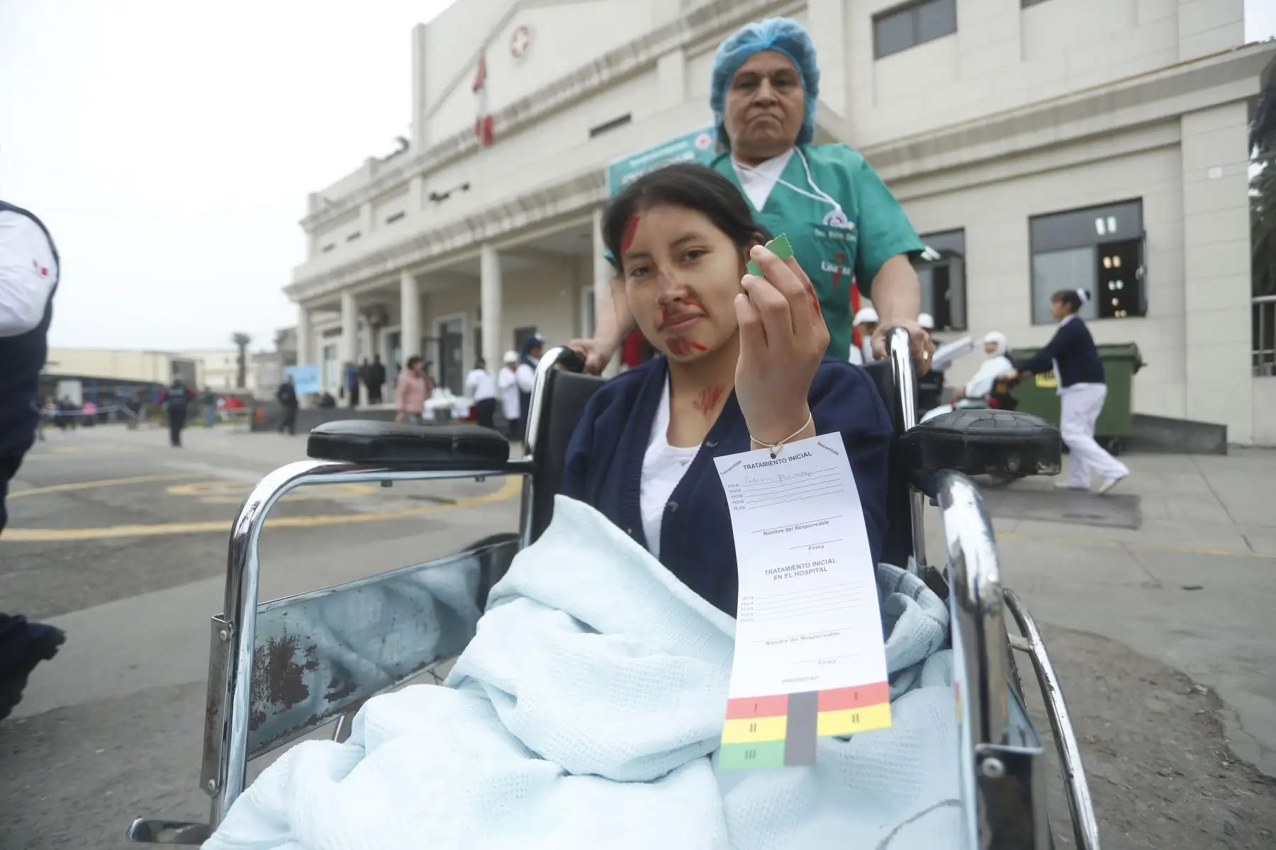 Así se vivió el simulacro nacional de sismo y tsunami en el Hospital Nacional Arzobispo Loayza en Lima. Foto: ANDINA/Josue Ramos