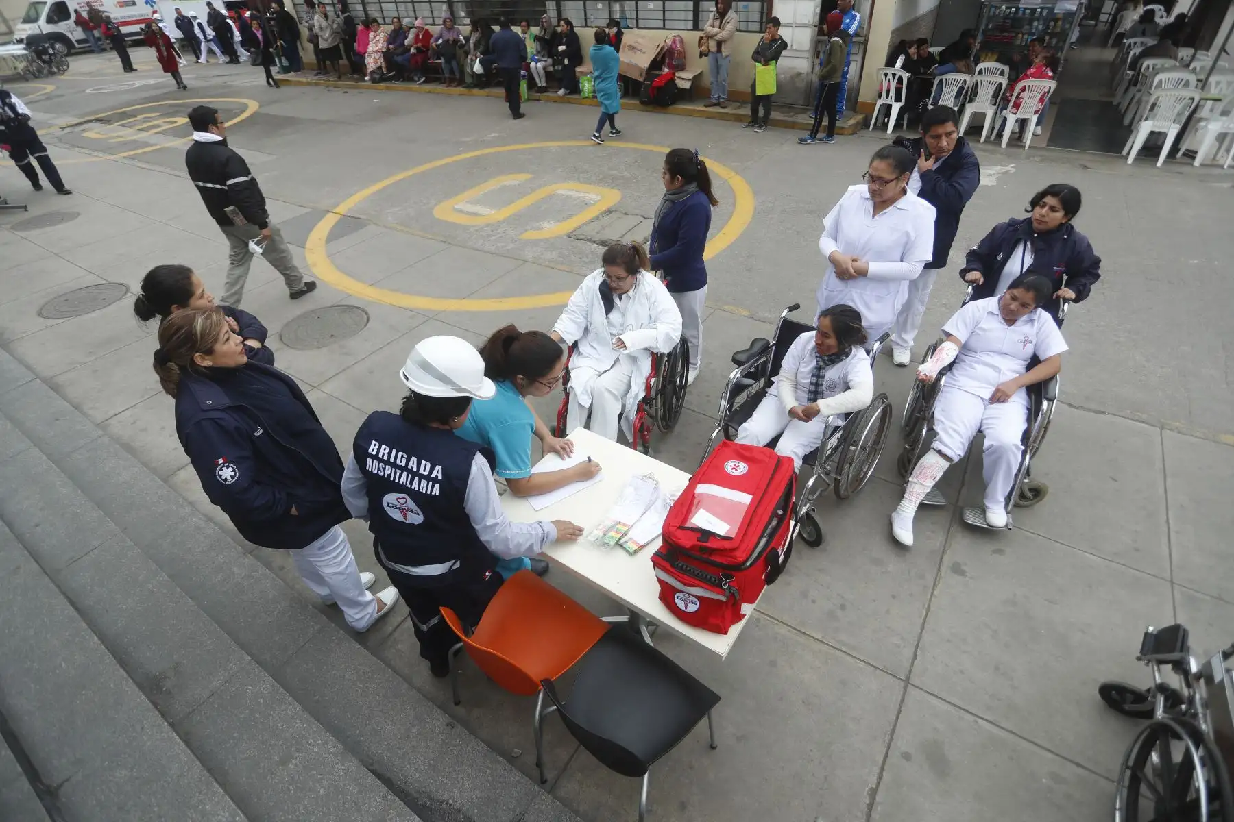 Así se vivió el simulacro nacional de sismo y tsunami en el Hospital Nacional Arzobispo Loayza en Lima. Foto: ANDINA/Josue Ramos