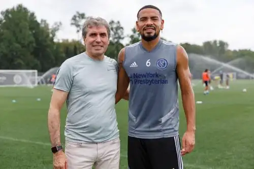 Alexander Callens se reunió con Néstor Bonillo