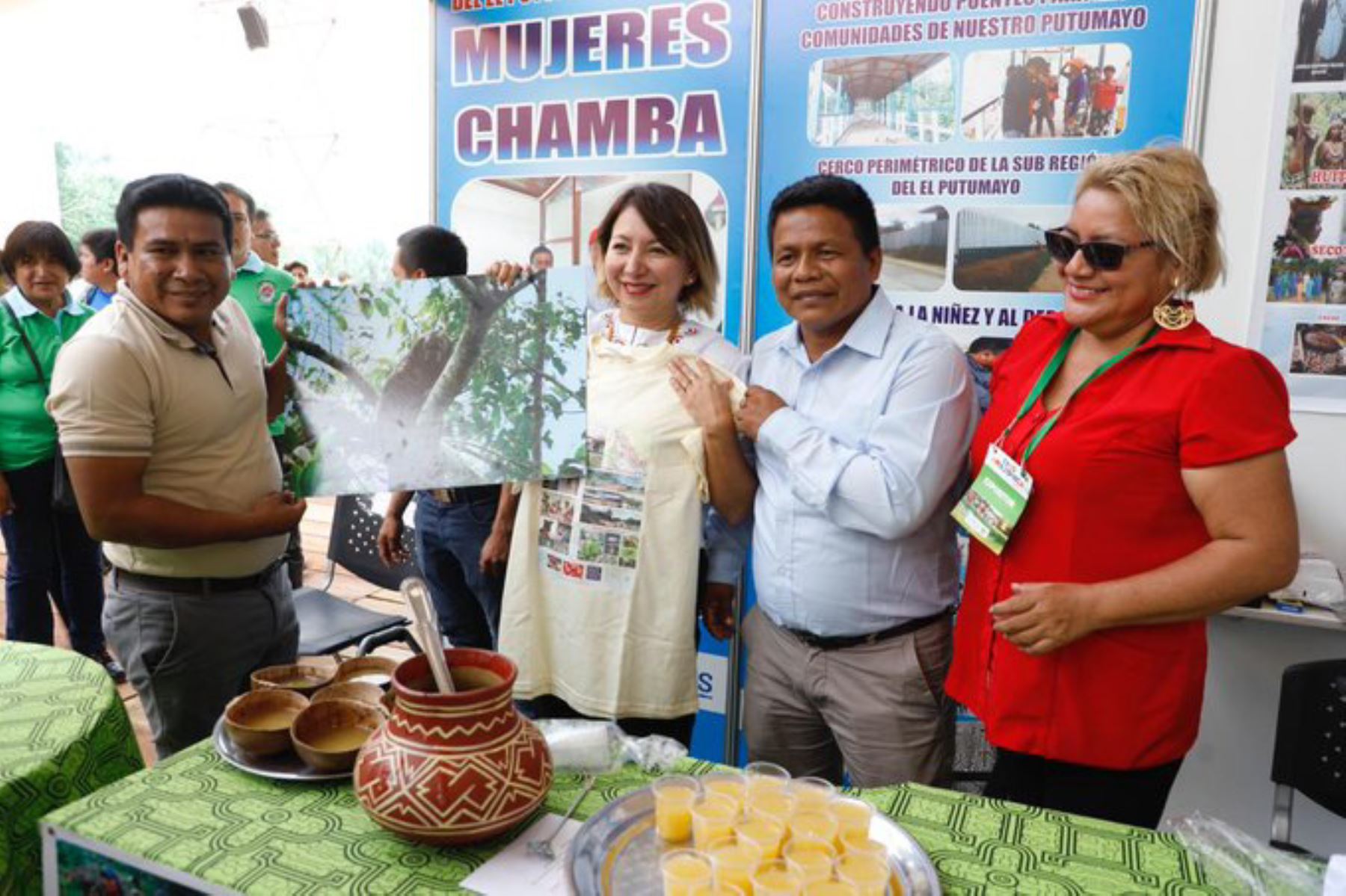 La ministra de la Producción, Rocío Barrios, inauguró el stand de dicho sector en la feria Expoamazónica Loreto 2019, espacio que articula la participación de 30 mypes, provenientes de diez regiones del país.