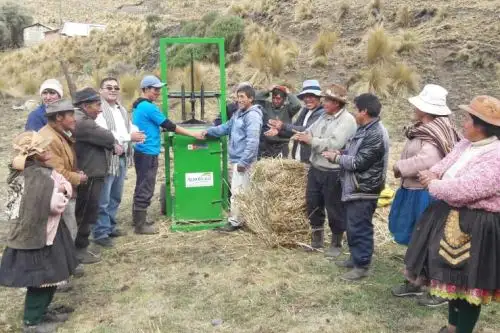 Minagri entrega empacadoras para alimentación oportuna del ganado antes de heladas
