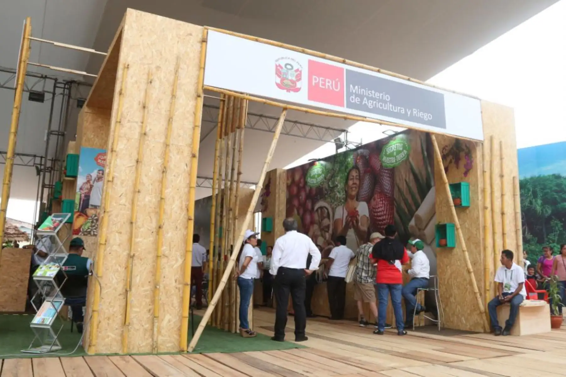 Minagri acerca al mercado a 1,000 pequeños y medianos productores en la novena edición de la Expoamazónica, que se realiza en la ciudad de Iquitos.