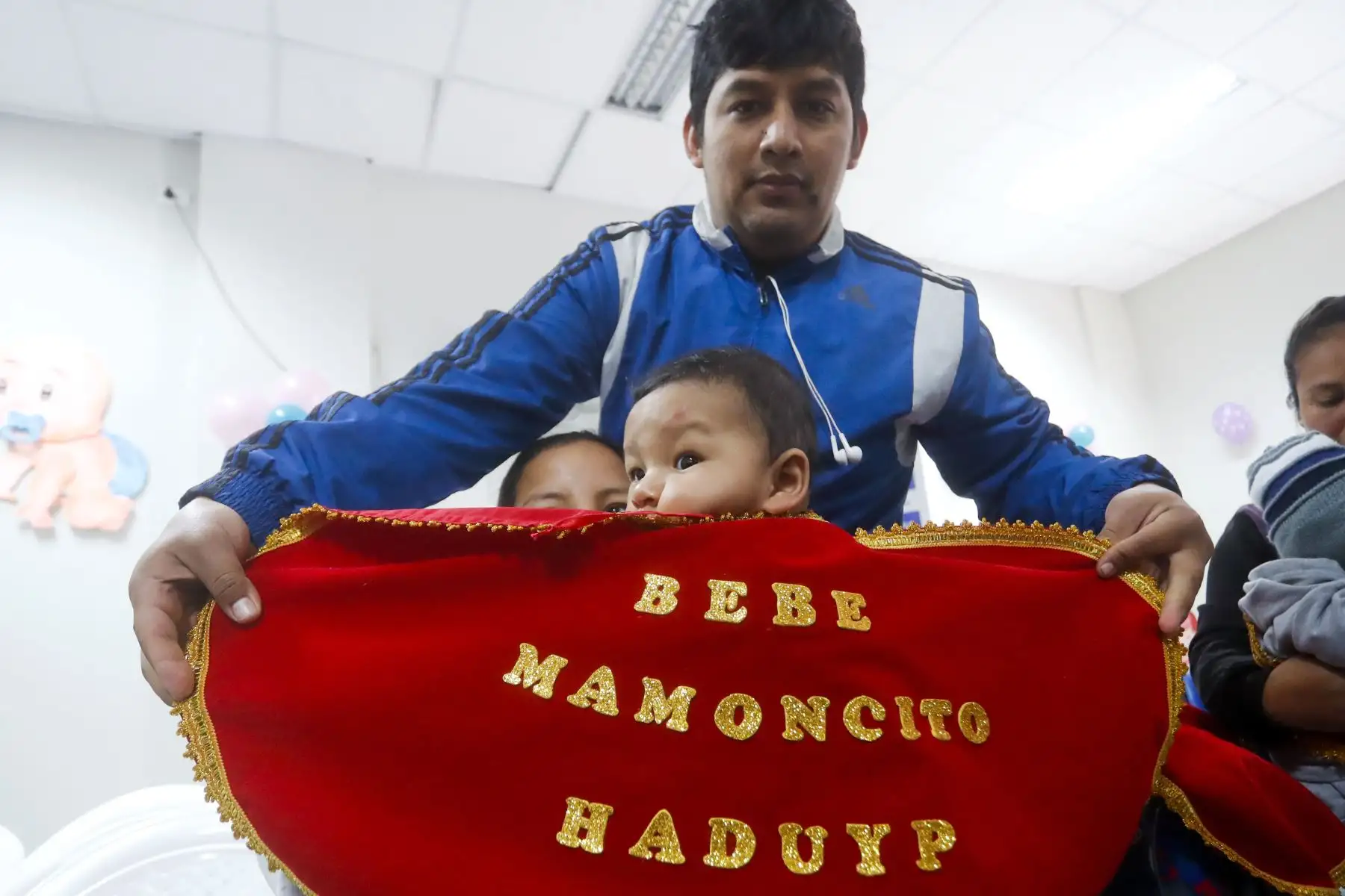 Con motivo de la Semana Mundial de la Lactancia Materna, la Red Prestacional Almenara de EsSalud reunió a más de 30 bebés, entre seis meses a dos años de edad, donde compiten para obtener la corona del “Rey Mamoncito 2019”. Foto: ANDINA/Josue Ramos