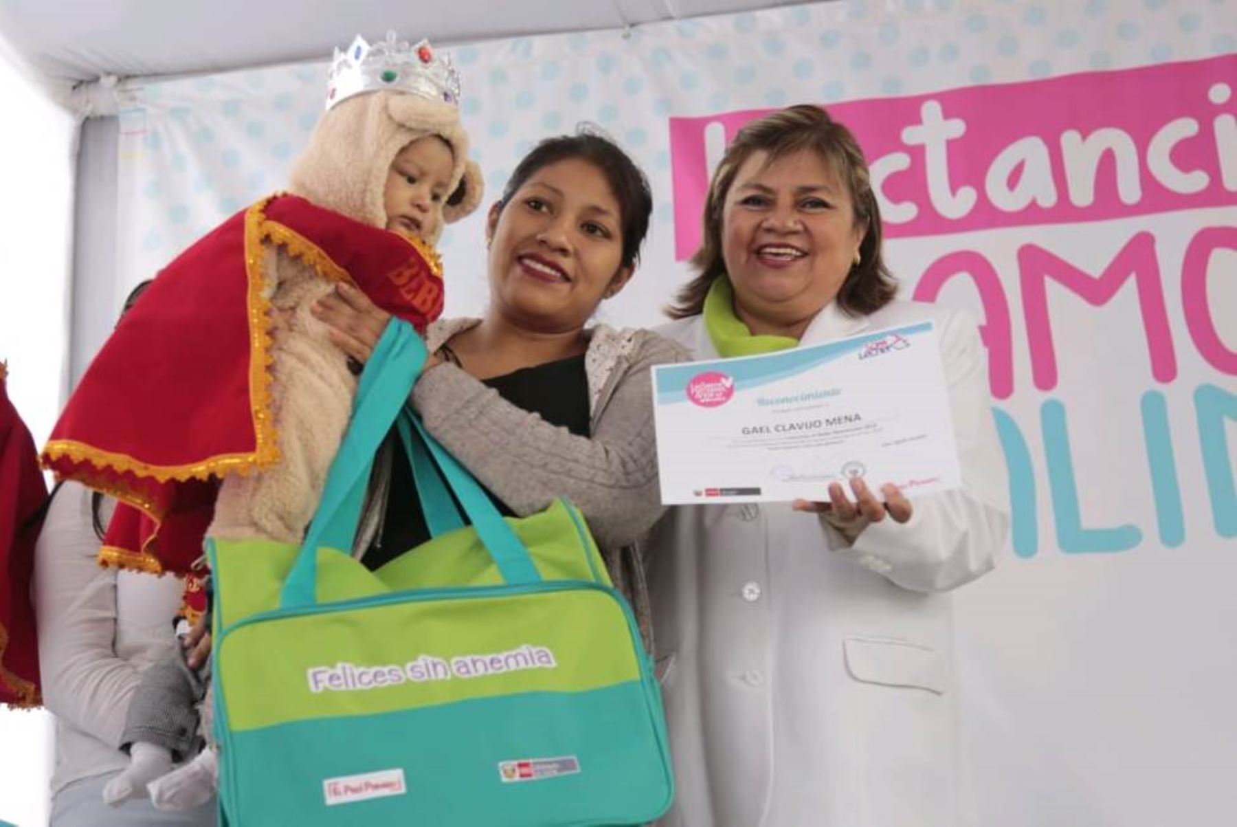 Ministra de Salud y Primera Dama premiaron a Bebés Mamoncitos 2019. Foto: ANDINA/Difusión.