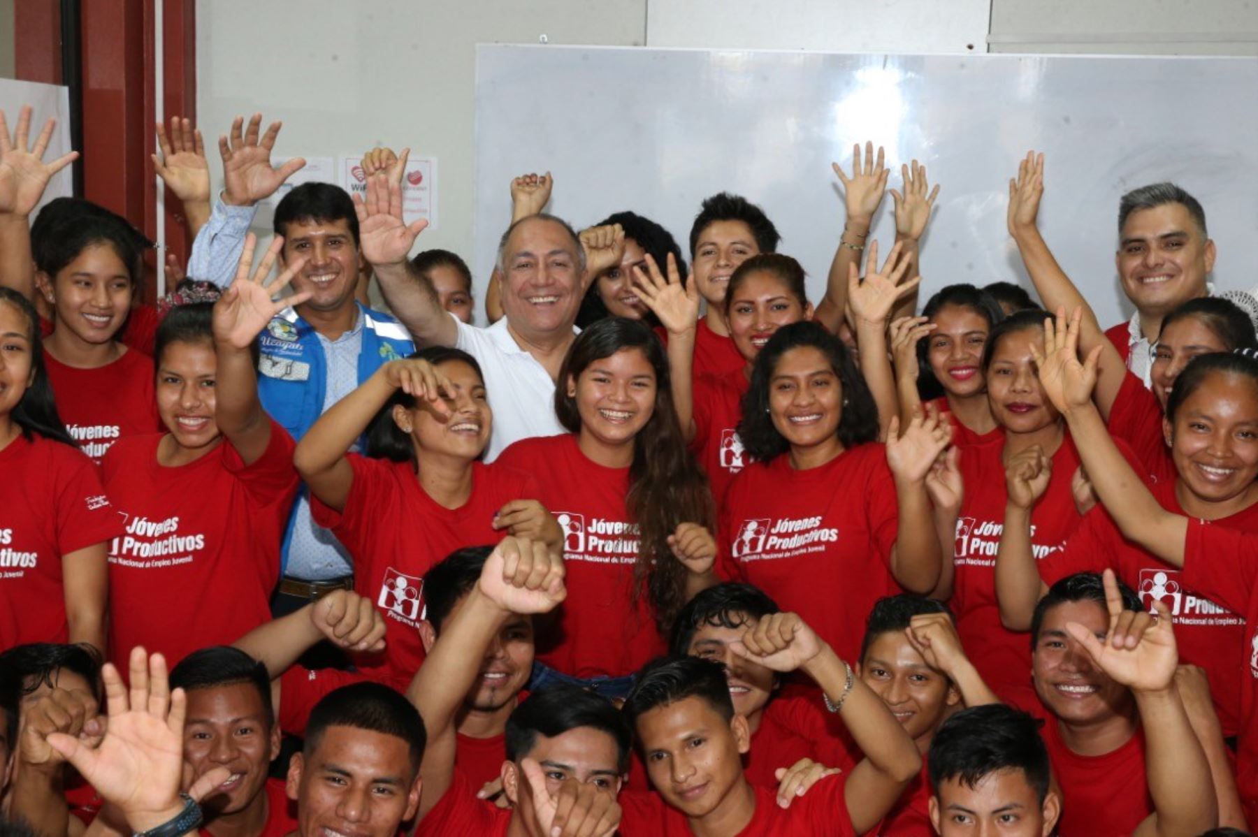 Jóvenes Productivos de Ucayali recibieron visita de viceministro de Promoción del Empleo, Javier Palacios Gallegos.