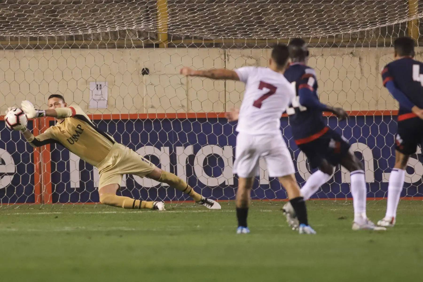 Partido entre Universitario vs. San Martín, empatan 0-0 en el estadio Monumental de Ate.Foto:ANDINA/ Jorge Tello
