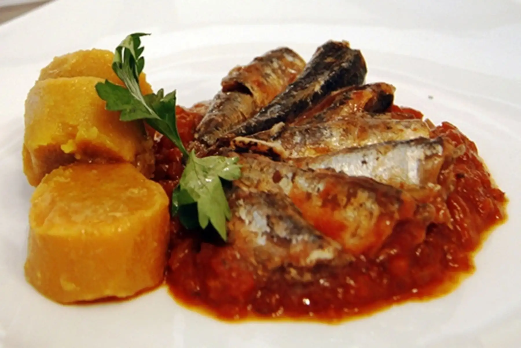 Comer pescado ayuda a reducir riesgo de males cardiovasculares. Foto: ANDINA/Difusión.
