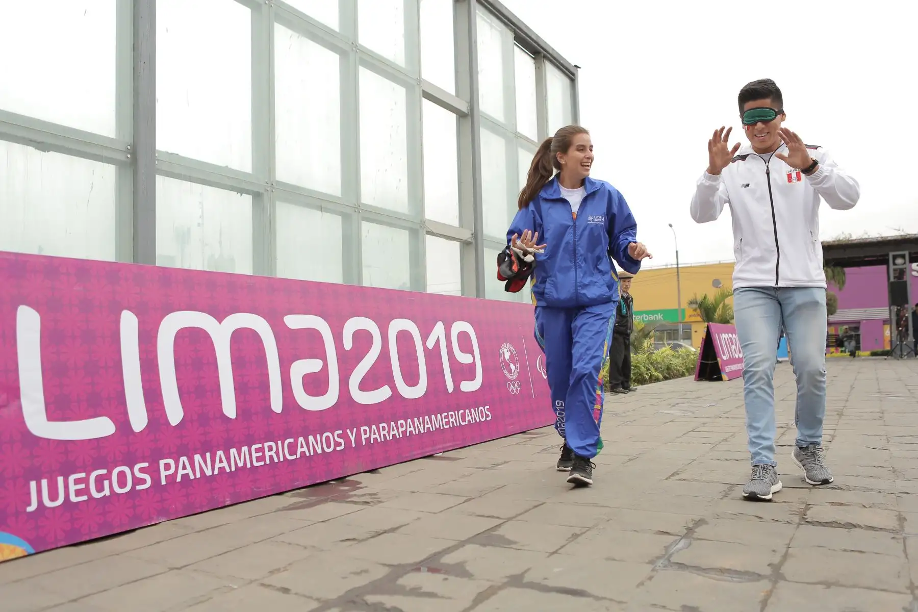 Medallistas Panamericanos John Trebejo, Carlos Lam, Saida Salcedo, Claudia Suárez y Alexia Sotomayor participan en el Festival Para deportivo, "La Fiesta Continua" y exhibición de deportes parapanamericanos realizado en la Plaza Manco Cápac. 
Foto: ANDINA/David Huamaní
