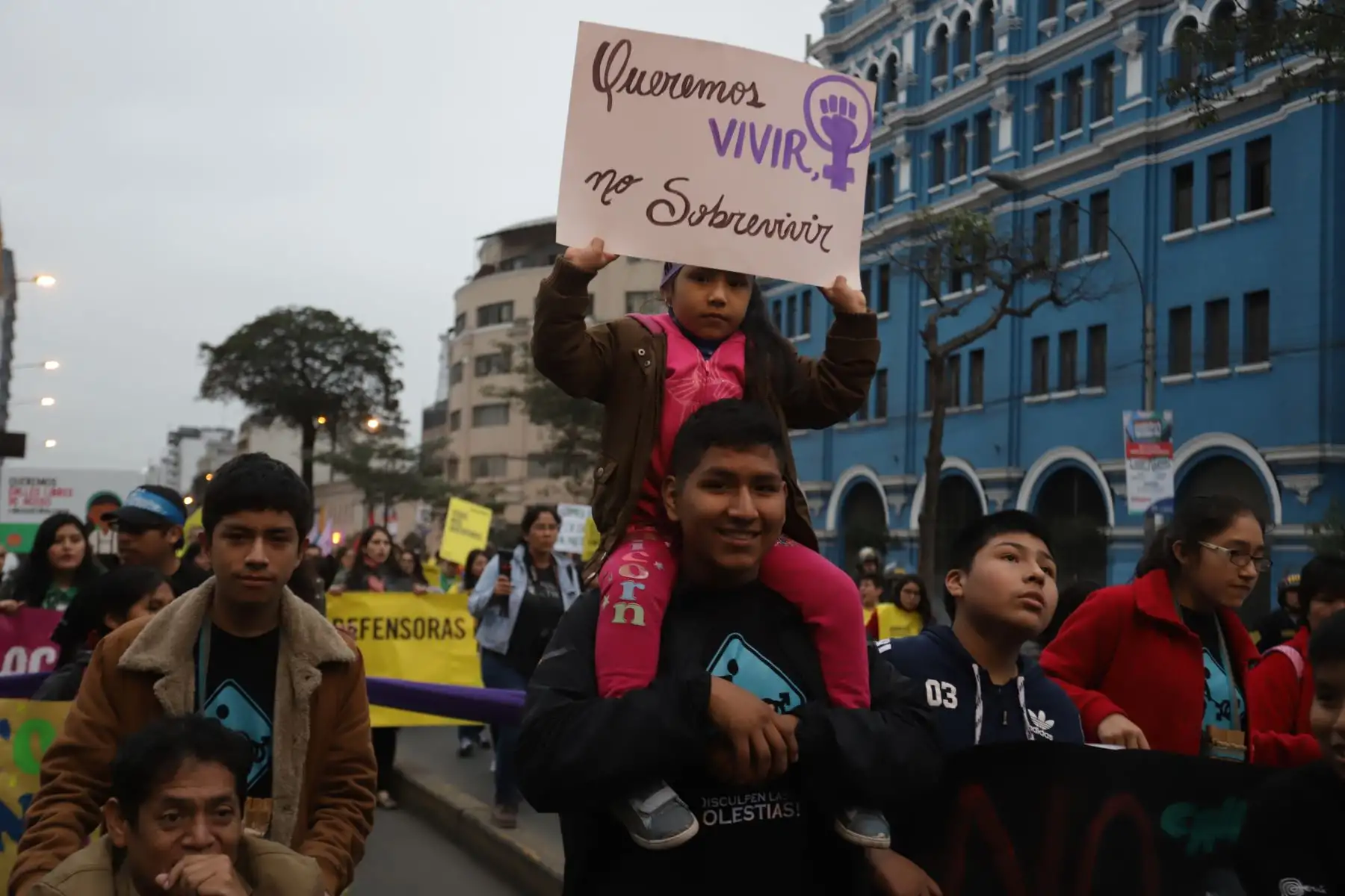 La ministra de la Mujer,Gloria Montenegro y diversas organizaciones de mujeres del país participan, en la cuarta marcha denominada “Por Mujeres Libres de Violencia” organizado por el colectivo 