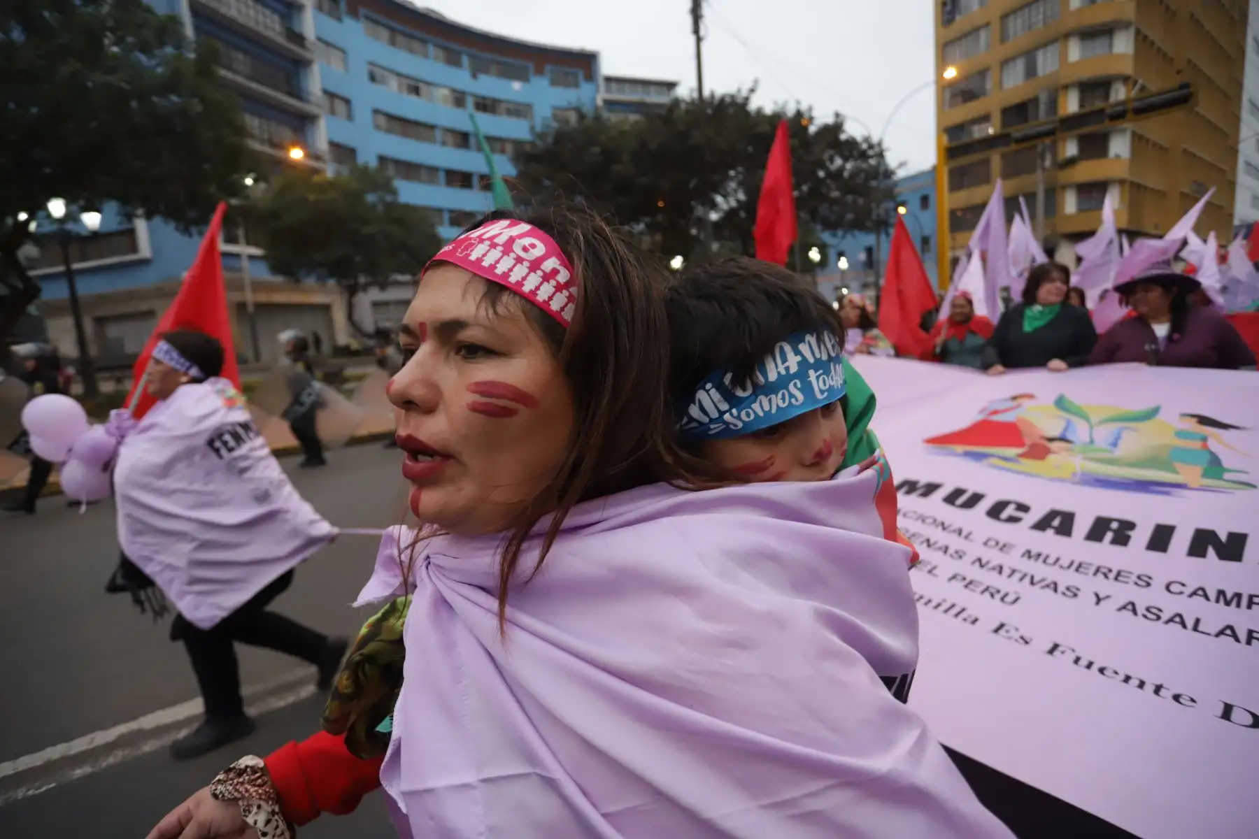 La ministra de la Mujer,Gloria Montenegro y diversas organizaciones de mujeres del país participan, en la cuarta marcha denominada “Por Mujeres Libres de Violencia” organizado por el colectivo 