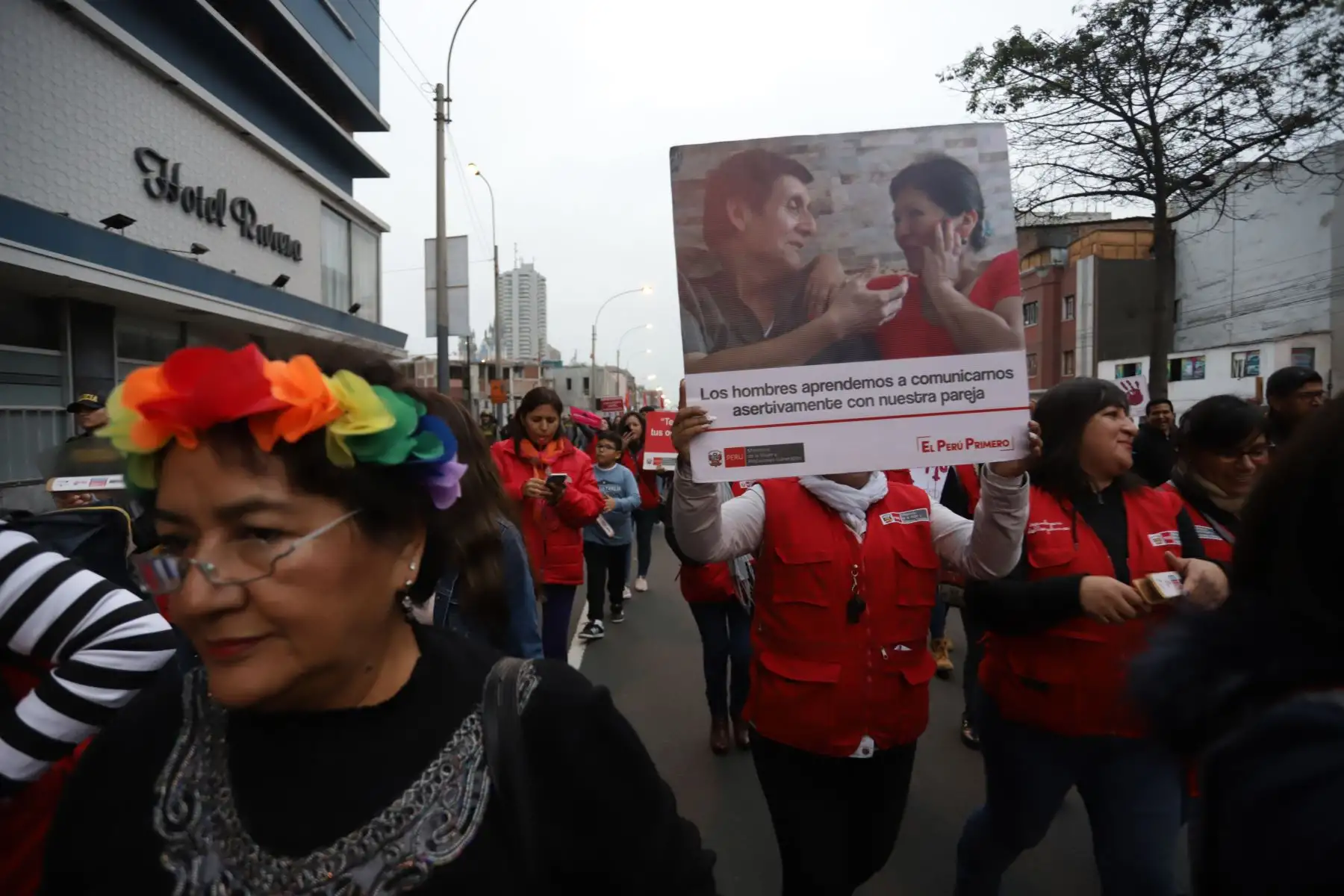 La ministra de la Mujer,Gloria Montenegro y diversas organizaciones de mujeres del país participan, en la cuarta marcha denominada “Por Mujeres Libres de Violencia” organizado por el colectivo 