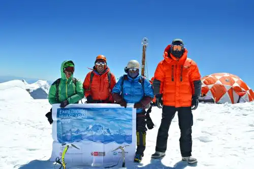 La expedición científica Huascarán 2019, integrada por peruanos y extranjeros, culminó sus labores en el nevado Huascarán, región Áncash. Foto: ANDINA/Difusión