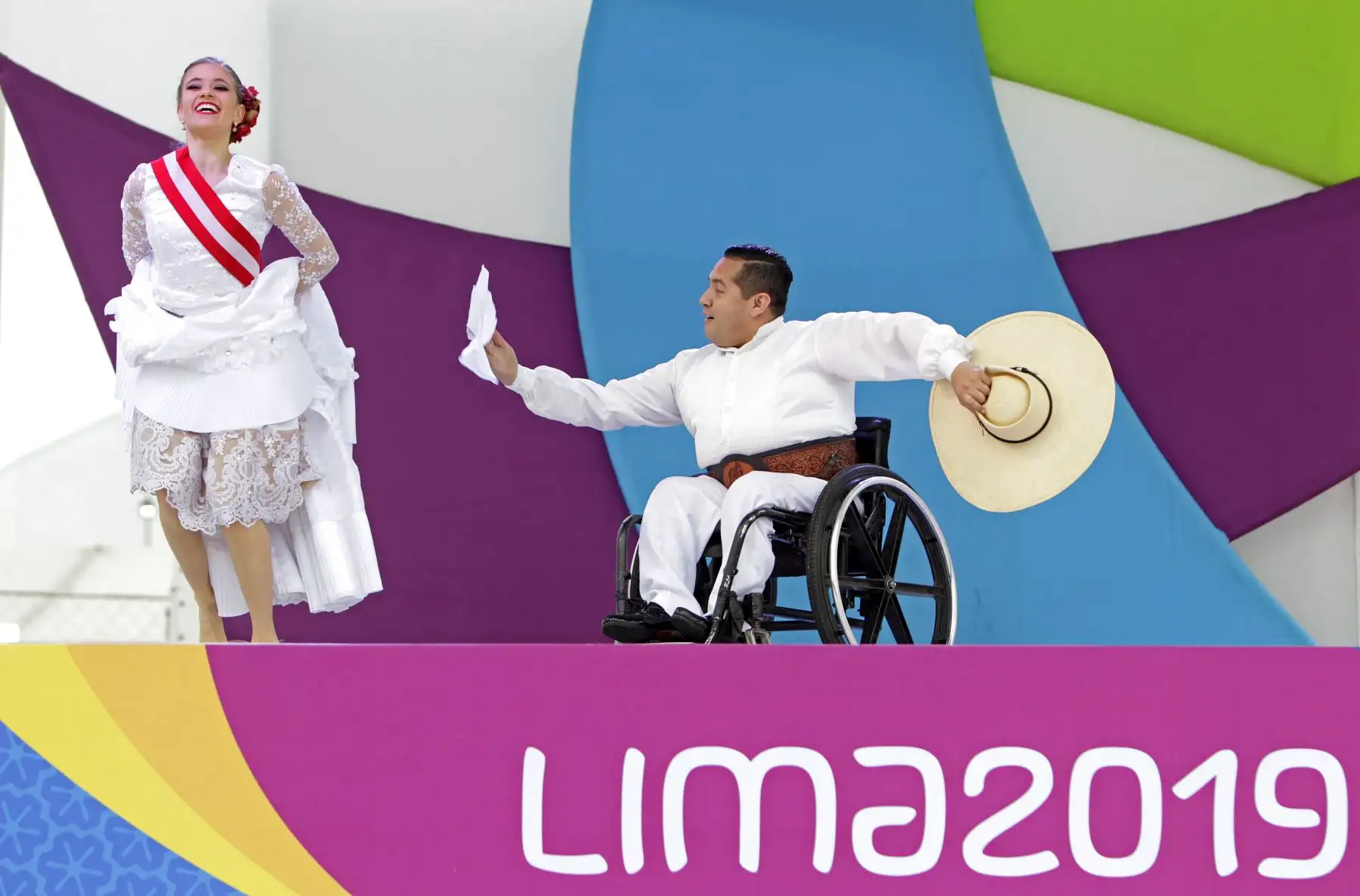 La ministra de Educación, Flor Pablo Medina y  el presidente del Comité Organizador de Lima 2019, Carlos Neuhaus dan la bienvenida a la 
delegación de deportistas que participarán en los Juegos Parapanamericanos Lima 2019.
Foto: ANDINA/Lima 2019