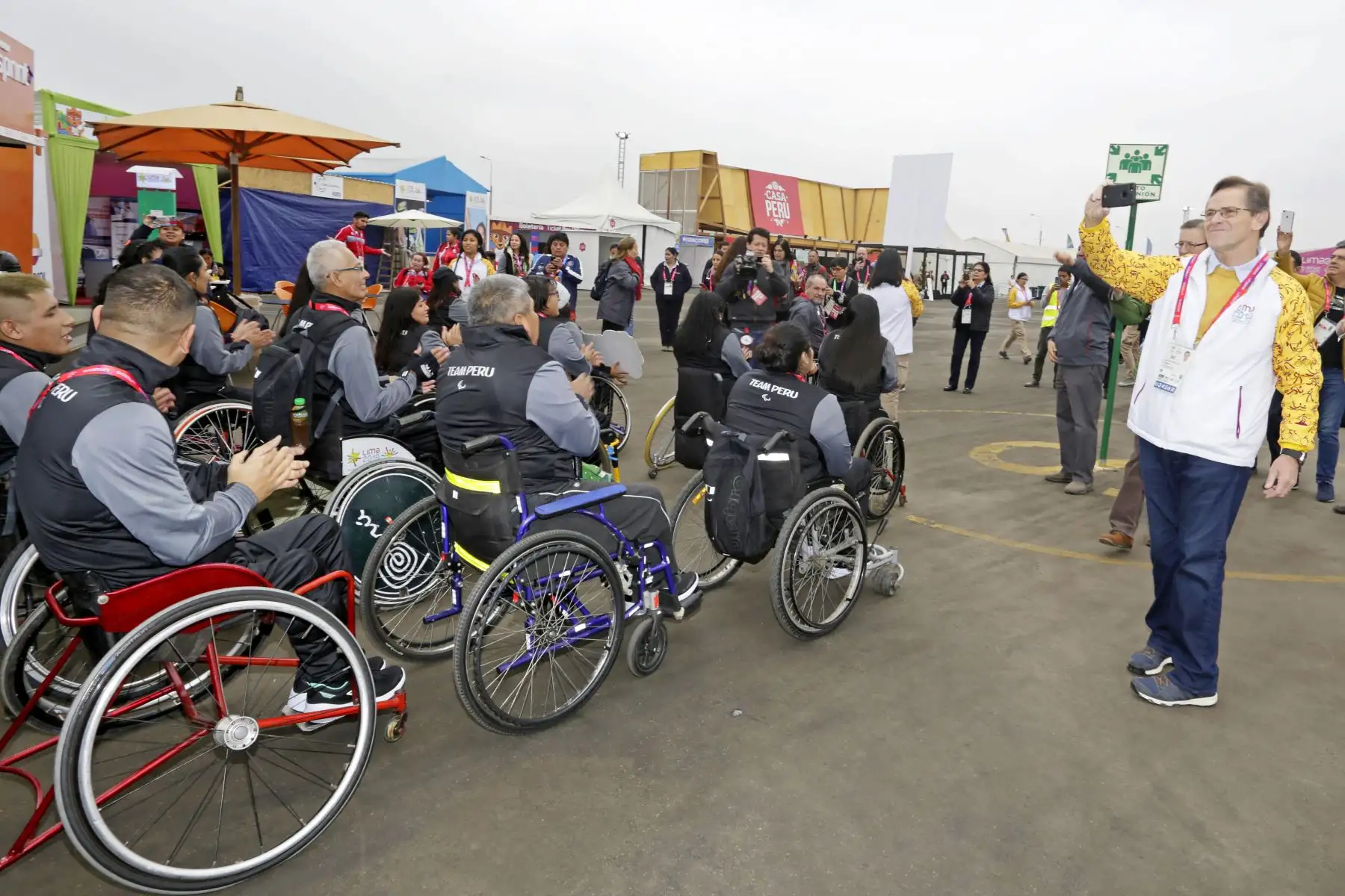 La ministra de Educación, Flor Pablo Medina y  el presidente del Comité Organizador de Lima 2019, Carlos Neuhaus dan la bienvenida a la 
delegación de deportistas que participarán en los Juegos Parapanamericanos Lima 2019.
Foto: ANDINA/Lima 2019