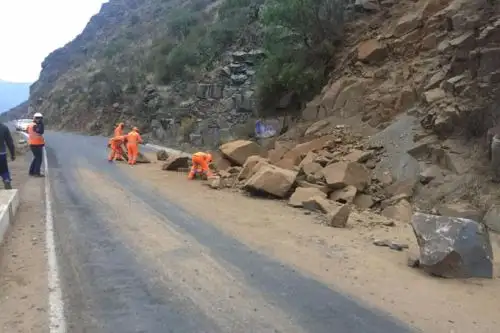 Sismo en Huancayo provocó deslizamientos en carretera a Huancavelica.