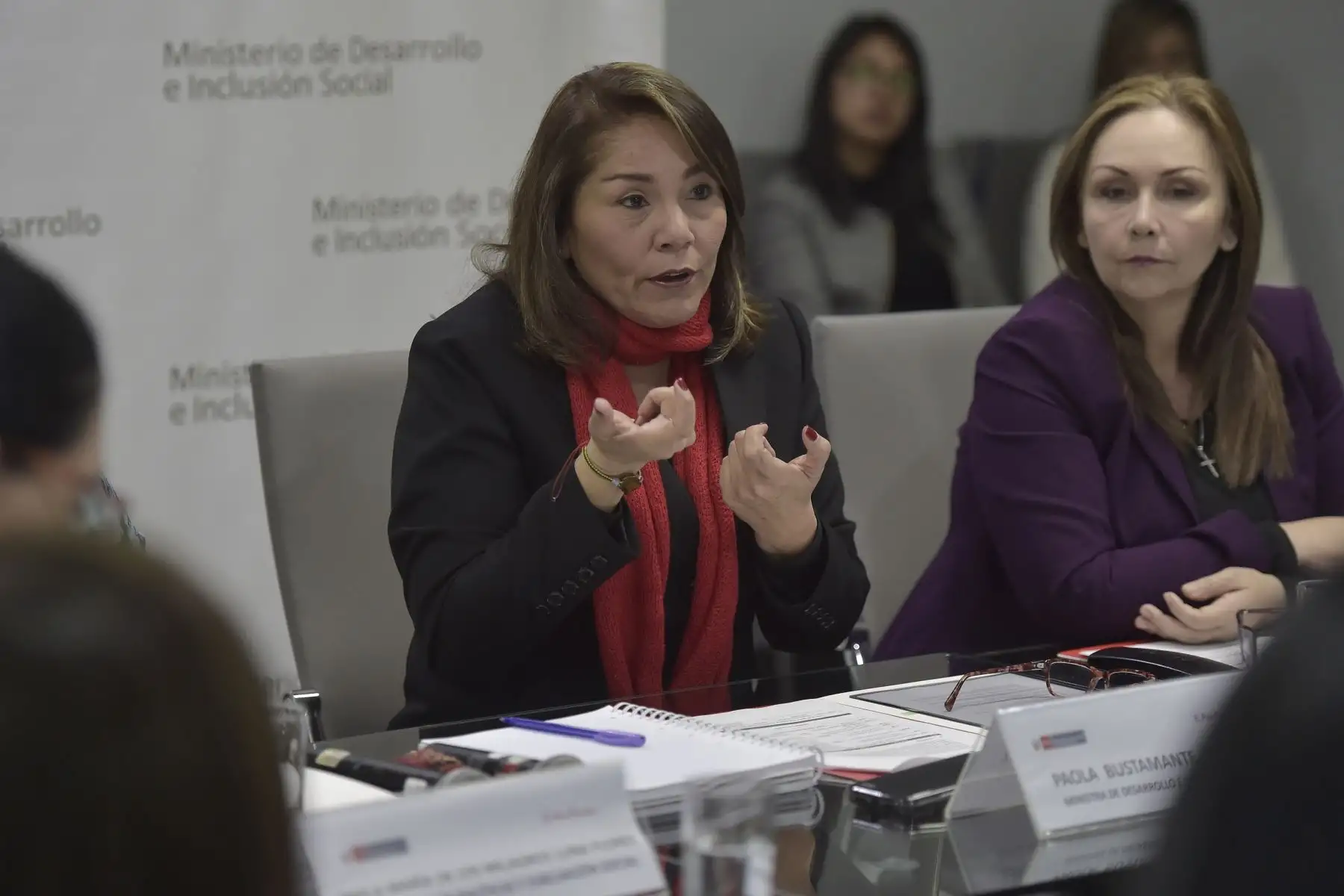 Ministra de Inclusión social, Paola Bustamante comparte la experiencia en políticas sociales con autoridades del Ecuador que ha permitido reducir de manera importante los indices de desnutrición crónica infantil.
Foto: ANDINA/ José Sotomayor