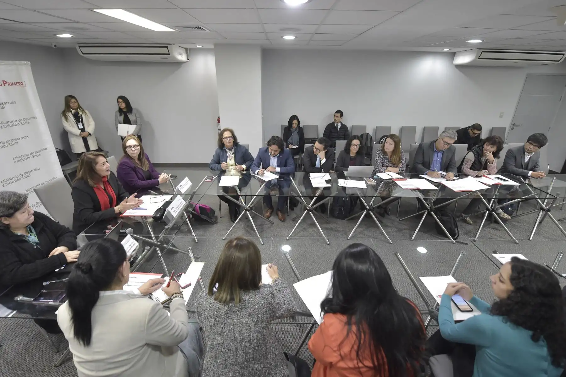 Funcionarios de MIDIS comparten la experiencia en políticas sociales con autoridades del Ecuador que ha permitido reducir de manera importante los indices de desnutrición crónica infantil.
Foto: ANDINA/ José Sotomayor