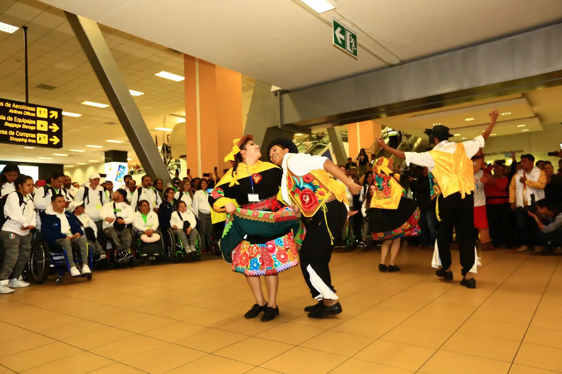 Reciben a delegación de México que llega para los Parapanamericanos  Lima 2019 al ritmo de música peruana .Foto: ANDINA/Pedro Cardenas