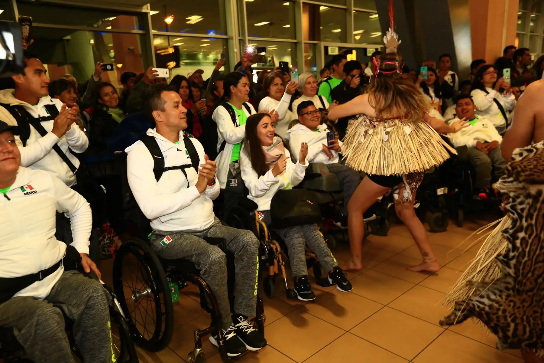 Reciben a delegación de México que llega para los Parapanamericanos  Lima 2019 al ritmo de música peruana .Foto: ANDINA/Pedro Cardenas