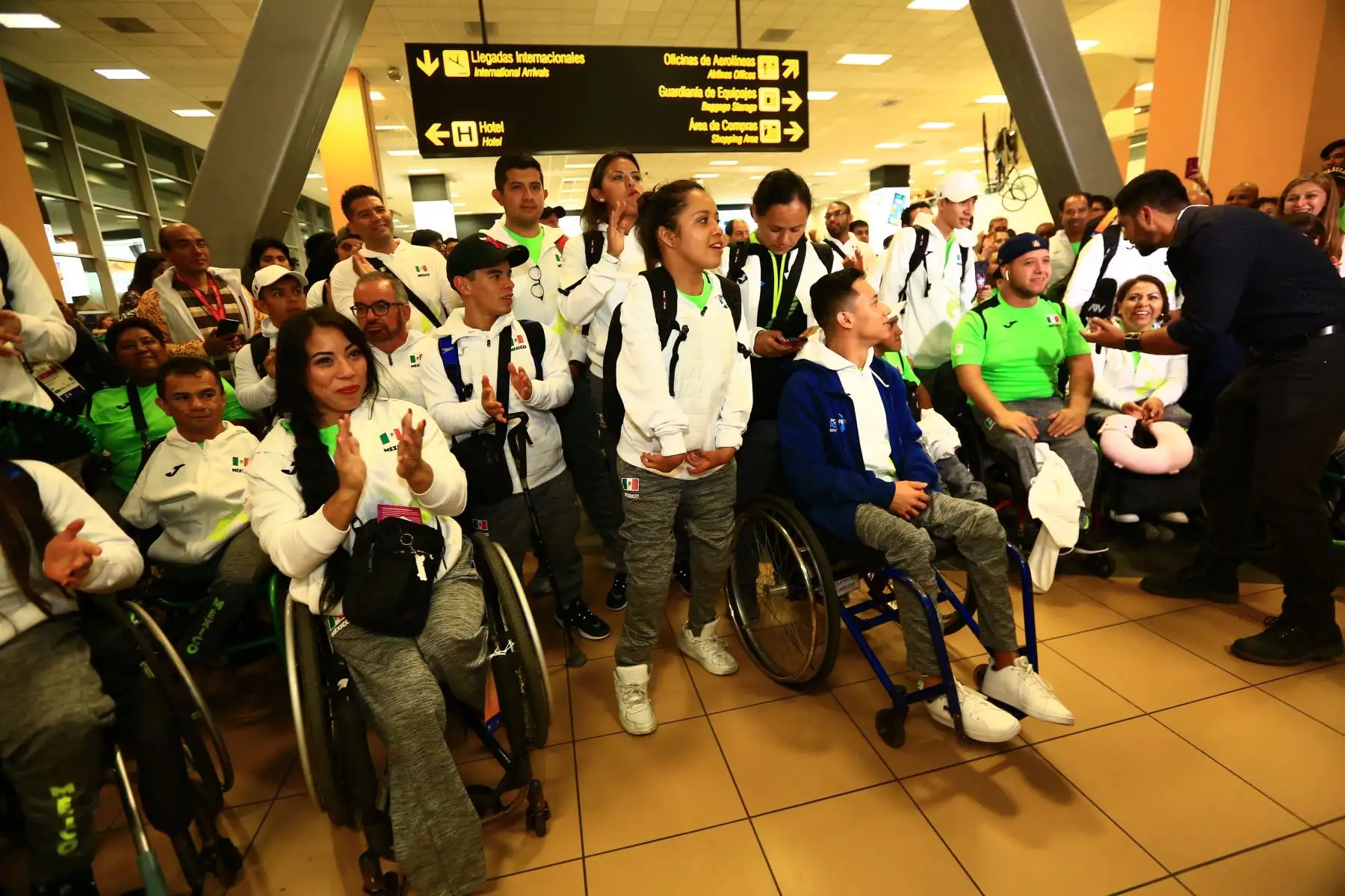 Reciben a delegación de México que llega para los Parapanamericanos  Lima 2019 al ritmo de música peruana .Foto: ANDINA/Pedro Cardenas