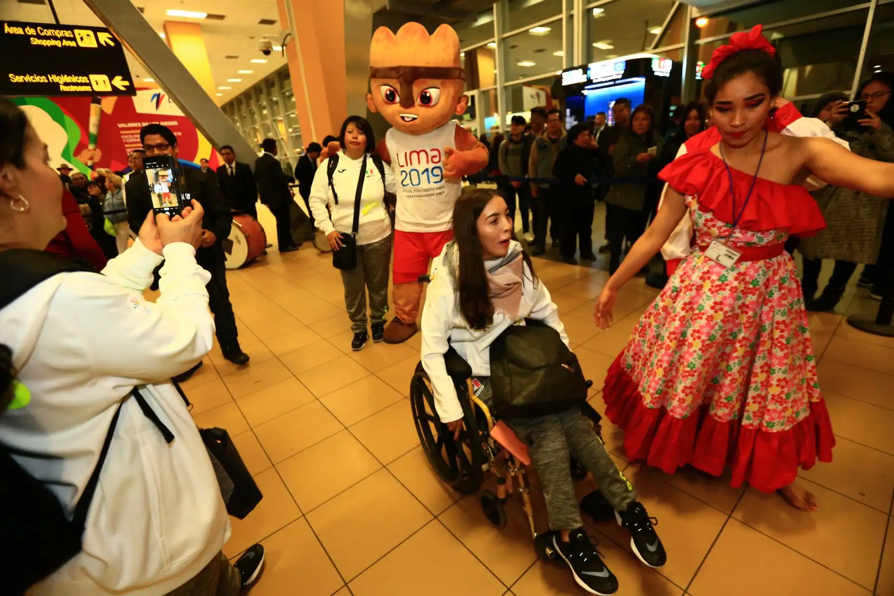Reciben a delegación de México que llega para los Parapanamericanos  Lima 2019 al ritmo de música peruana .Foto: ANDINA/Pedro Cardenas