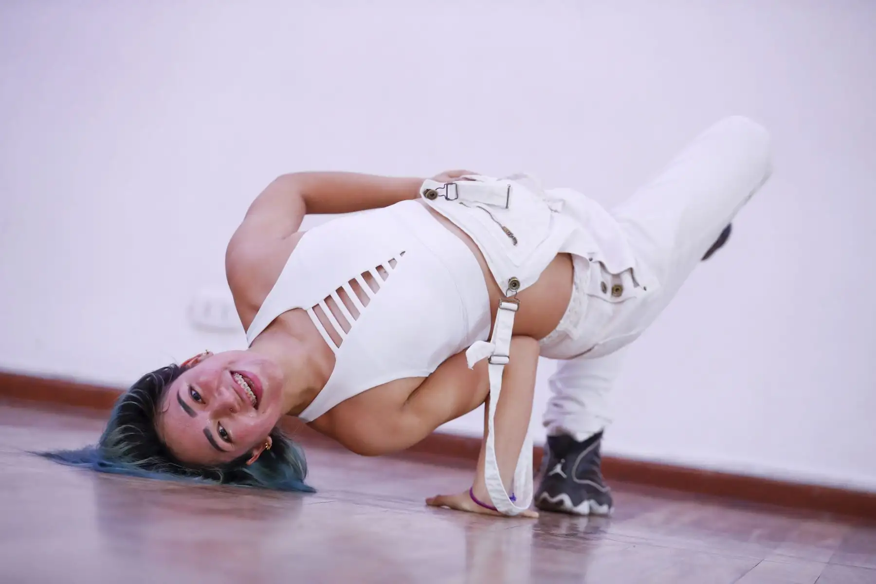 Vania Masías, hablo sobre la puesta en marcha del programa "RevelArte" en escuelas públicas gracias a un convenio con el Ministerio de Educación, ellos recibirán clases de danza, canto, pintura, entre otros para enriquecer su aprendizaje cultural y colectivo. Foto: ANDINA/Josue Ramos