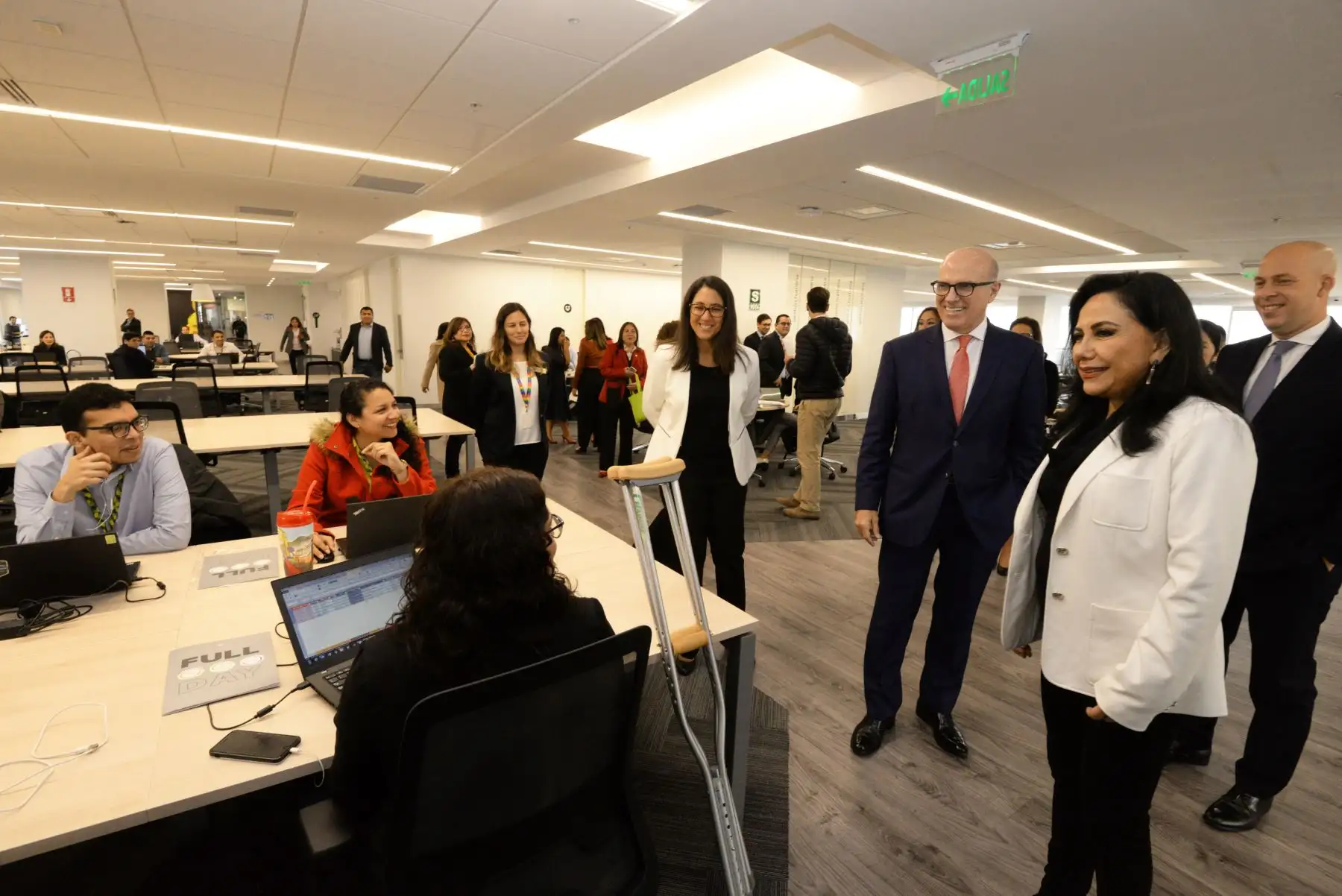 La titular del MIMP Gloria Montenegro inaugura el nuevo lactario institucional en Falabella que dispone contar con un espacio de lactancia materno para las trabajadoras en la jornada laboral.
Foto: MIMP