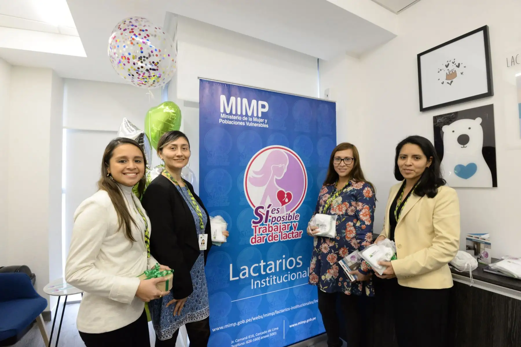La titular del MIMP Gloria Montenegro inaugura el nuevo lactario institucional en Falabella que dispone contar con un espacio de lactancia materno para las trabajadoras en la jornada laboral.
Foto: MIMP