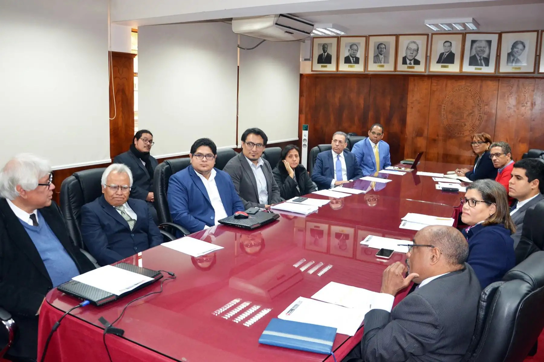 Técnicos de Perú y República Dominicana comparten información y experiencias sobre gestión de riesgos.
