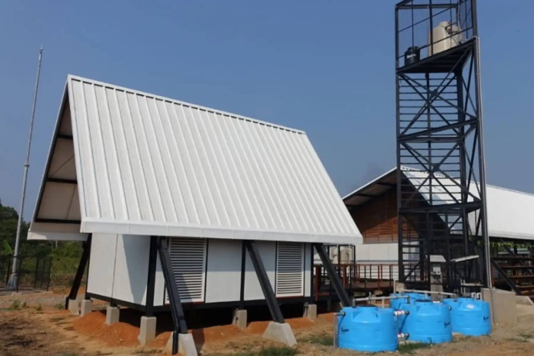 En el marco del Plan Selva, el Ministerio de Educación (Minedu) invertirá en Madre de Dios 36 millones 343,000 soles entre 2016 y 2020 para la instalación de 50 módulos en nueve instituciones educativas donde estudian aproximadamente 500 alumnos, anunció la ministra Flor Pablo en esa región.