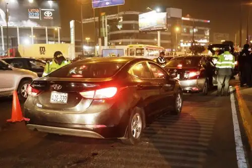 Aeropuerto Jorge Chávez: intervienen 70 vehículos y llevan al depósito 11 taxis informales. Foto: ANDINA/Difusión.
