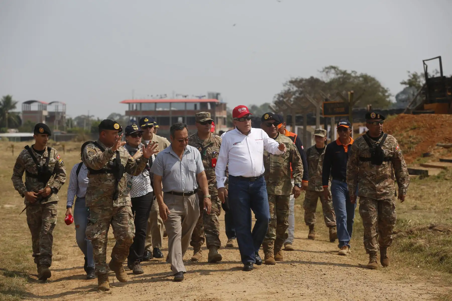 Ministro de Defensa, Jorge Moscoso, llega a la base aérea de Madre de Dios y supervisa Fuerte Pachacutec previo a La Pampa. Foto: ANDINA/Renato Pajuelo