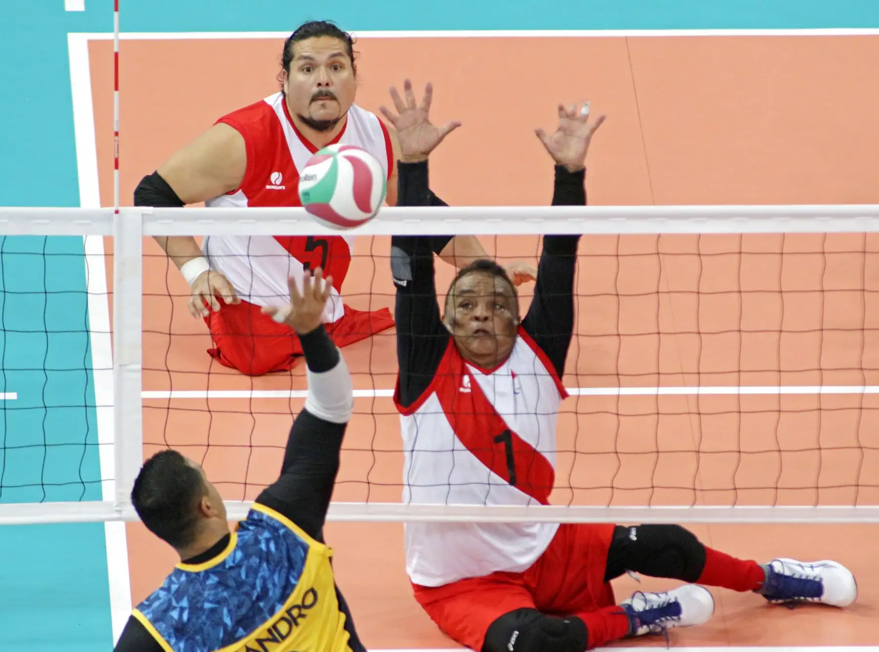 Perú y Brasil se enfrentan en Voleibol Sentado masculino por los Juegos Parapanamericanos. Foto: ANDINA/ Lima 2019