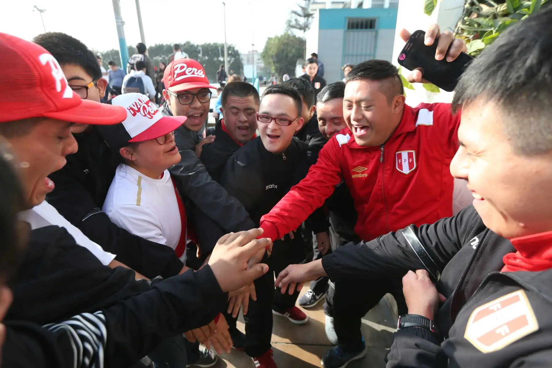 Gracias a las entradas solidarias que otorga Lima 2019, niños y adolescentes de la ONG Colectivo 21 asisten a la ceremonia de inauguración de los Juegos Parapanamericanos. Foto: ANDINA/Eddy Ramos