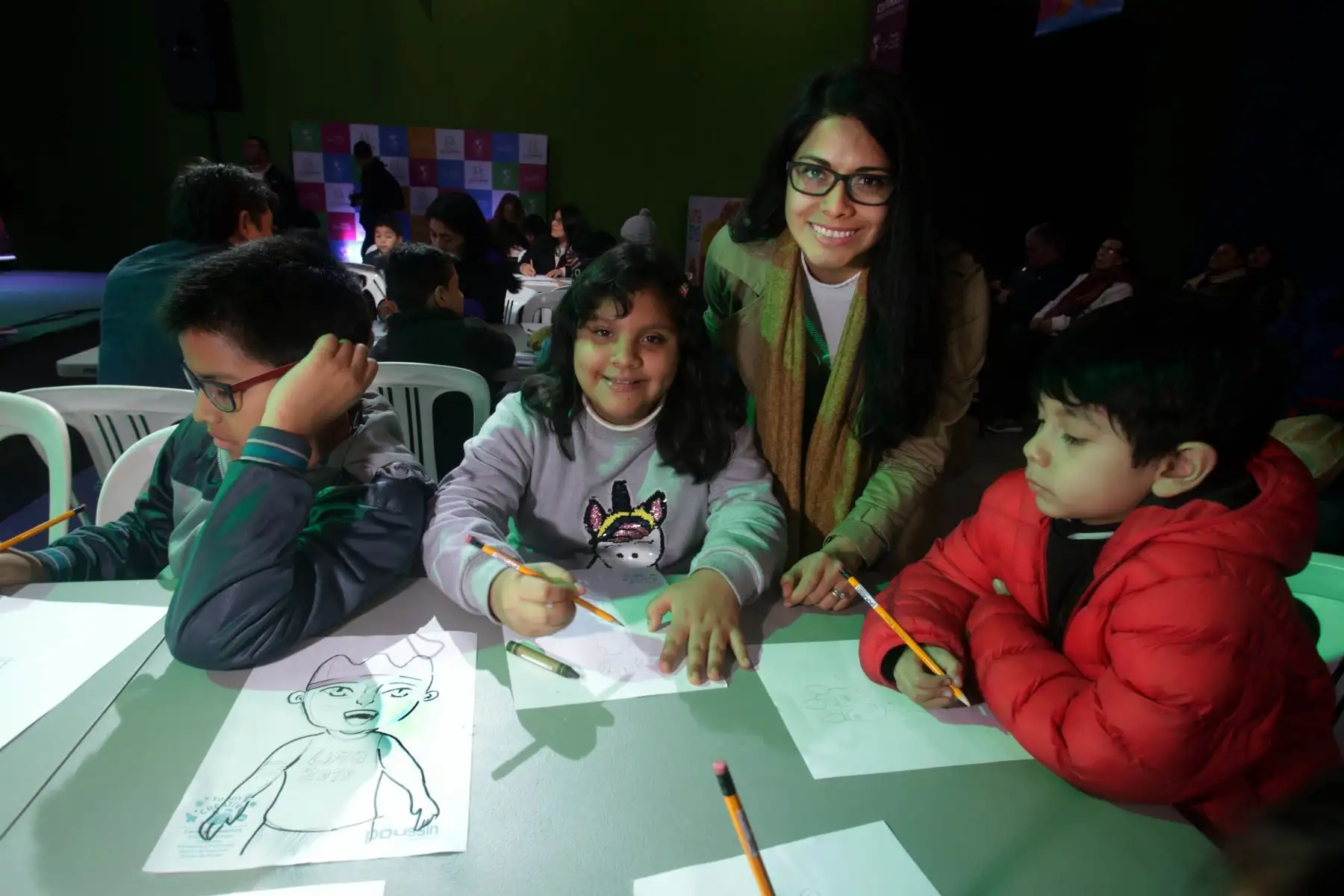 Niños y niñas  se inspiran en la mascota oficial de Lima 2019 "Milco " para crear Comics.
Foto: Lima 2019