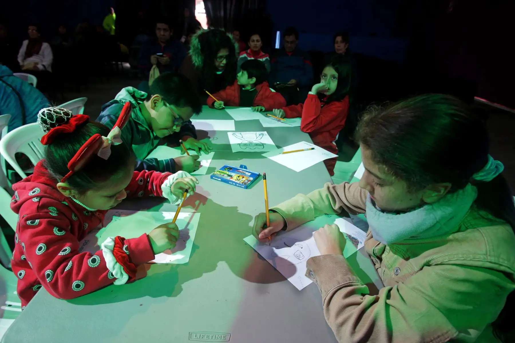 Niños y niñas  se inspiran en la mascota oficial de Lima 2019 "Milco " para crear Comics.
Foto: Lima 2019