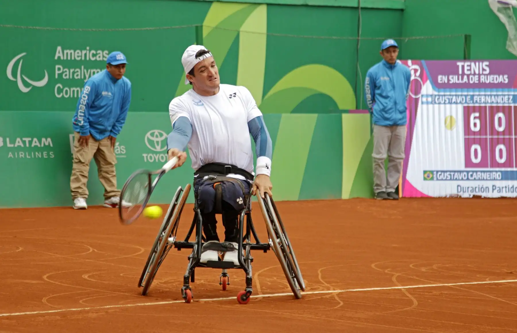 Gustavo Fernández (ARG) se enfrenta a Gustavo Carneiro (BRA) en Tenis en silla de ruedas en los Juegos Parapanamericanos Lima 2019.
Foto: ANDINA/ Lima 2019