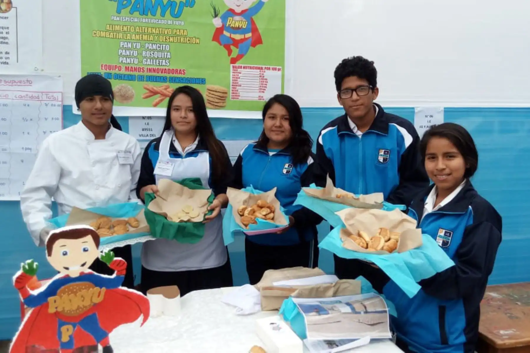 Escolares de Nuevo Chimbote (Áncash) crearon el "panyu", pan elaborado con yuyo, para combatir la anemia y desnustrición infantil. Foto: ANDINA/Gonalo Horna