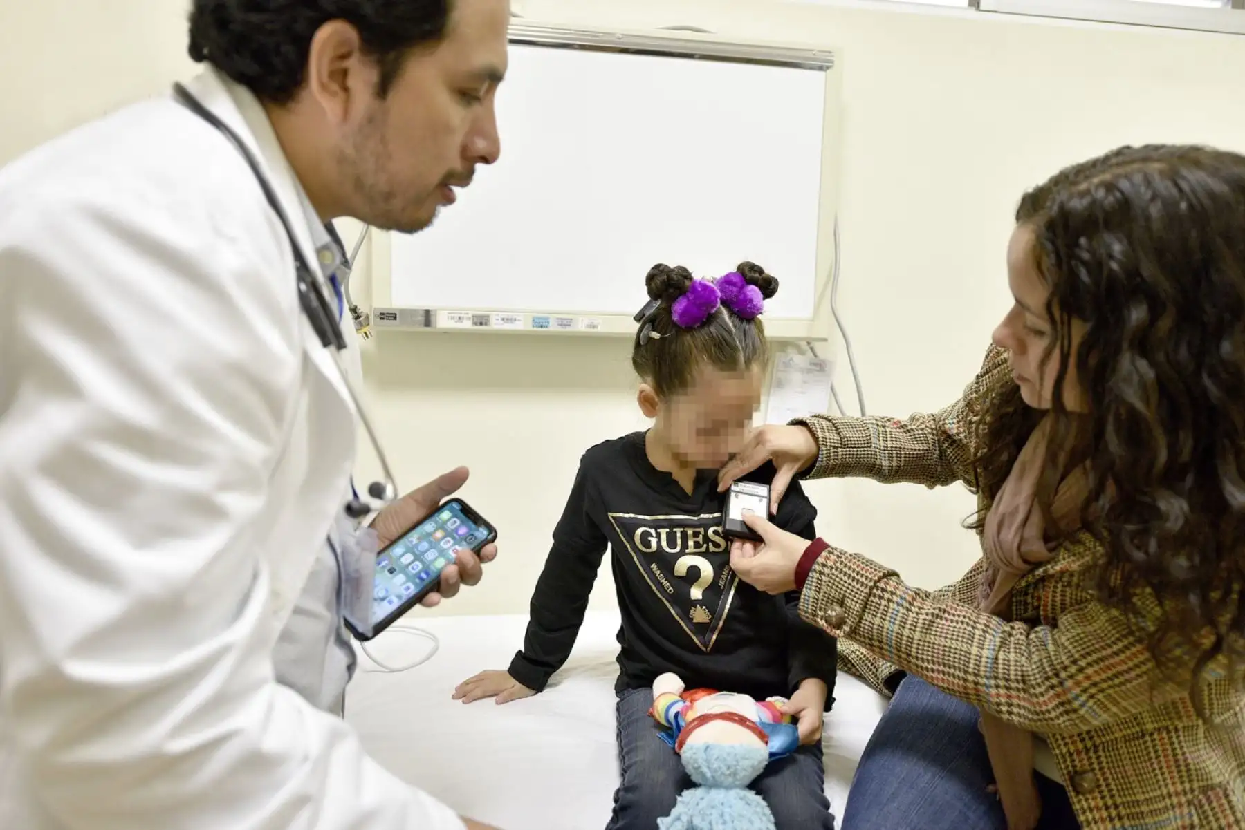 INSB San Borja implanta dispositivo que evita muerte súbita en niños con males cardiacos. Foto: ANDINA/Difusión.