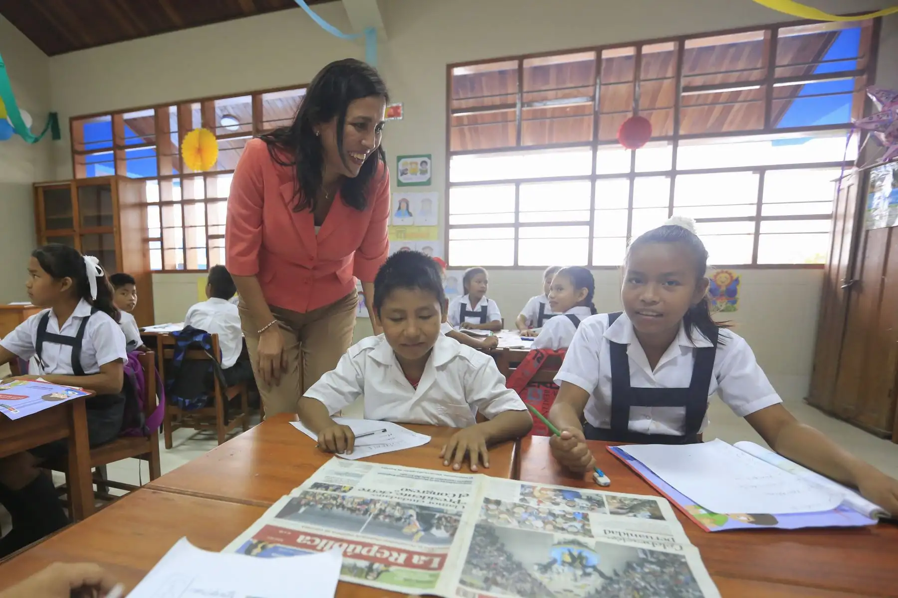 Presidente Vizcarra y ministra de Educación, Flor Pablo visitan la institución educativa Jose Galvez en Pucallpa.  Foto: ANDINA/Prensa Presidencia