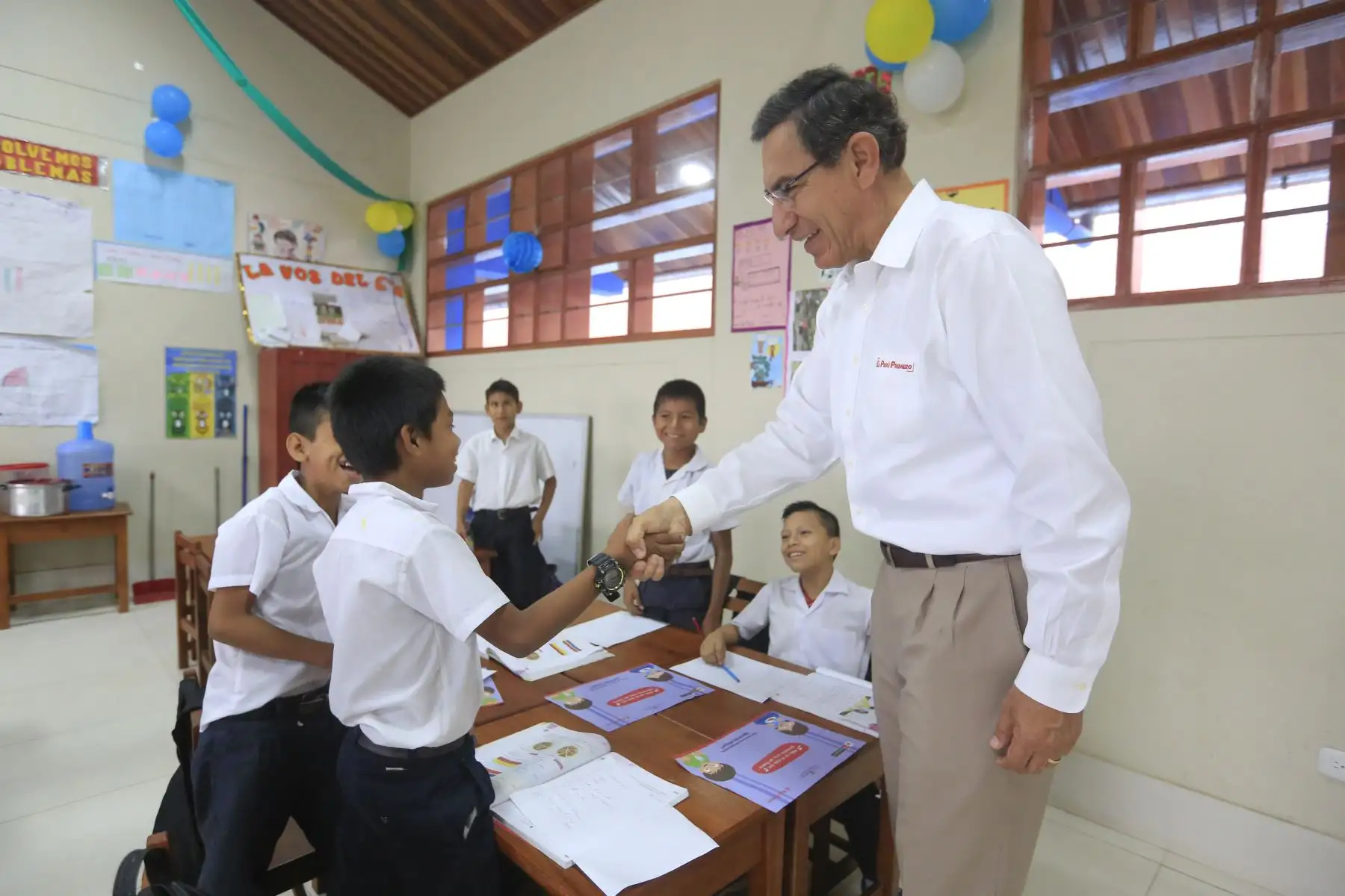 Presidente Vizcarra y ministra de Educación, Flor Pablo visitan la institución educativa Jose Galvez en Pucallpa.  Foto: ANDINA/Prensa Presidencia