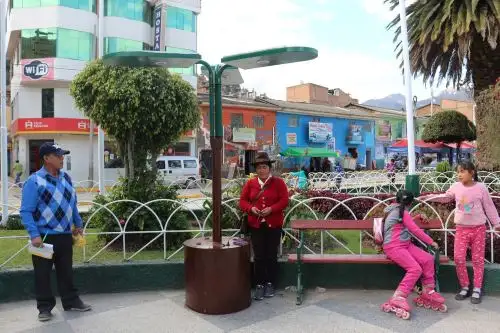 Municipalidad Provincial de Huari, en Áncash, implementa equipos para recarga de celulares en dispositivos que funcionan con energía solar. ANDINA/Difusión