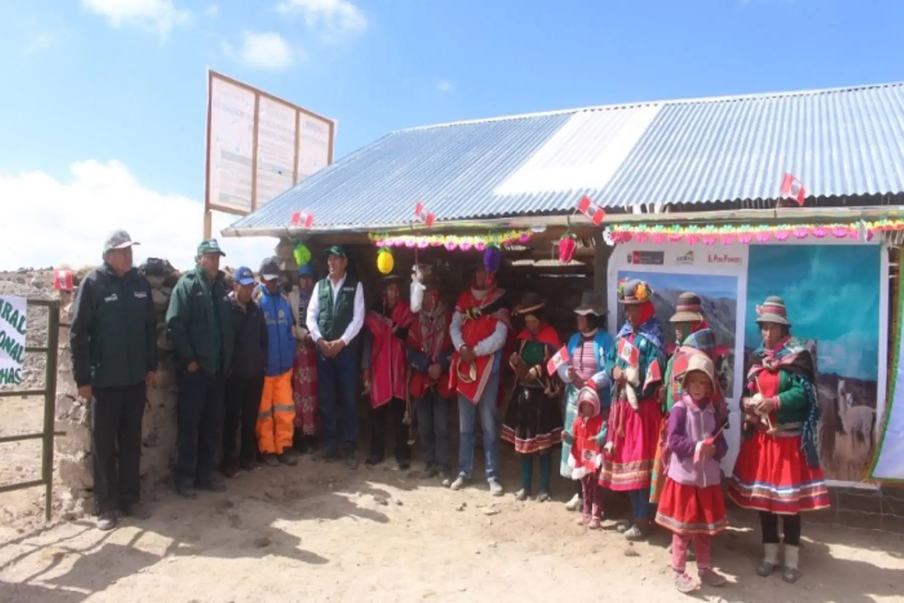 Ayacucho: Minagri inició entrega de 30 cobertizos en provincia de Parinacochas