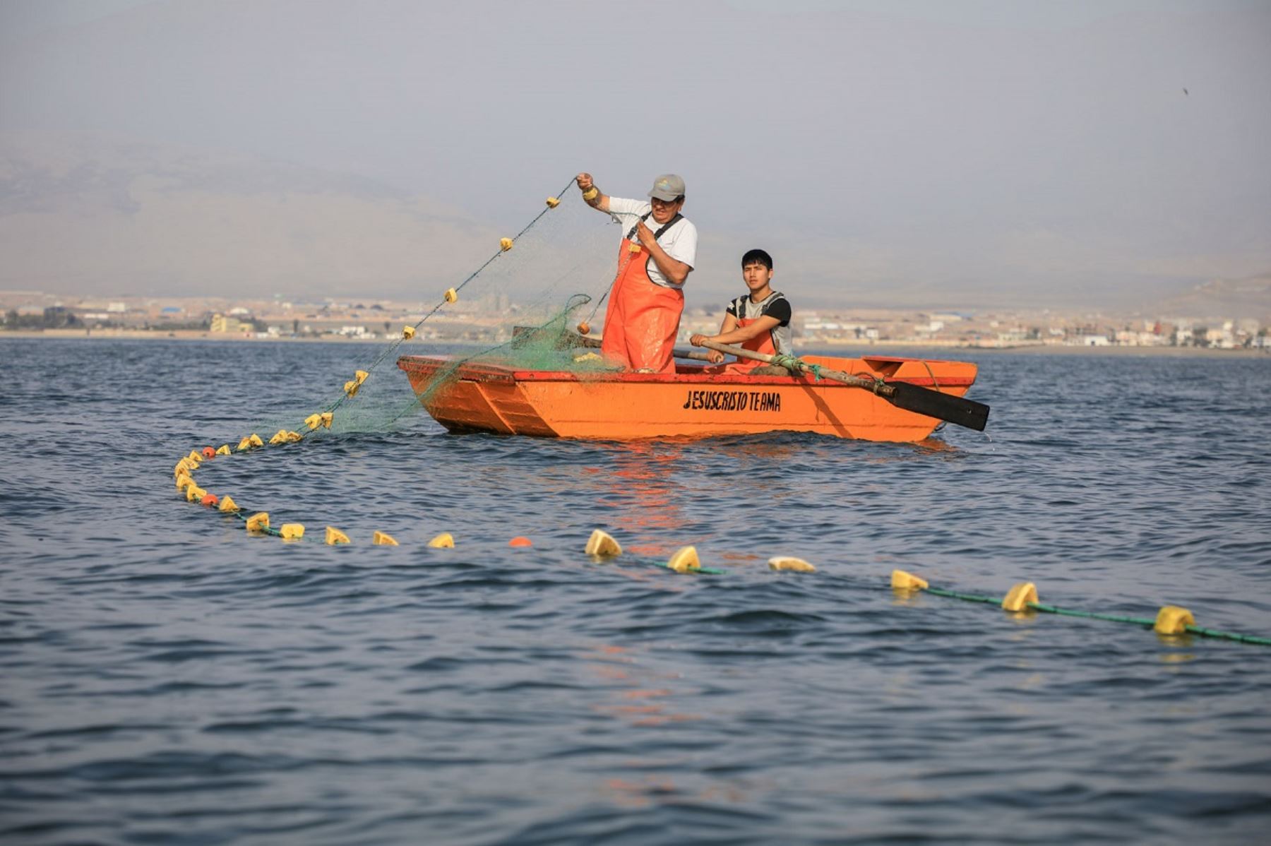 Pescadores artesanales recibirán un bono único y extraordinario de 500 soles. Foto: Cortesía.