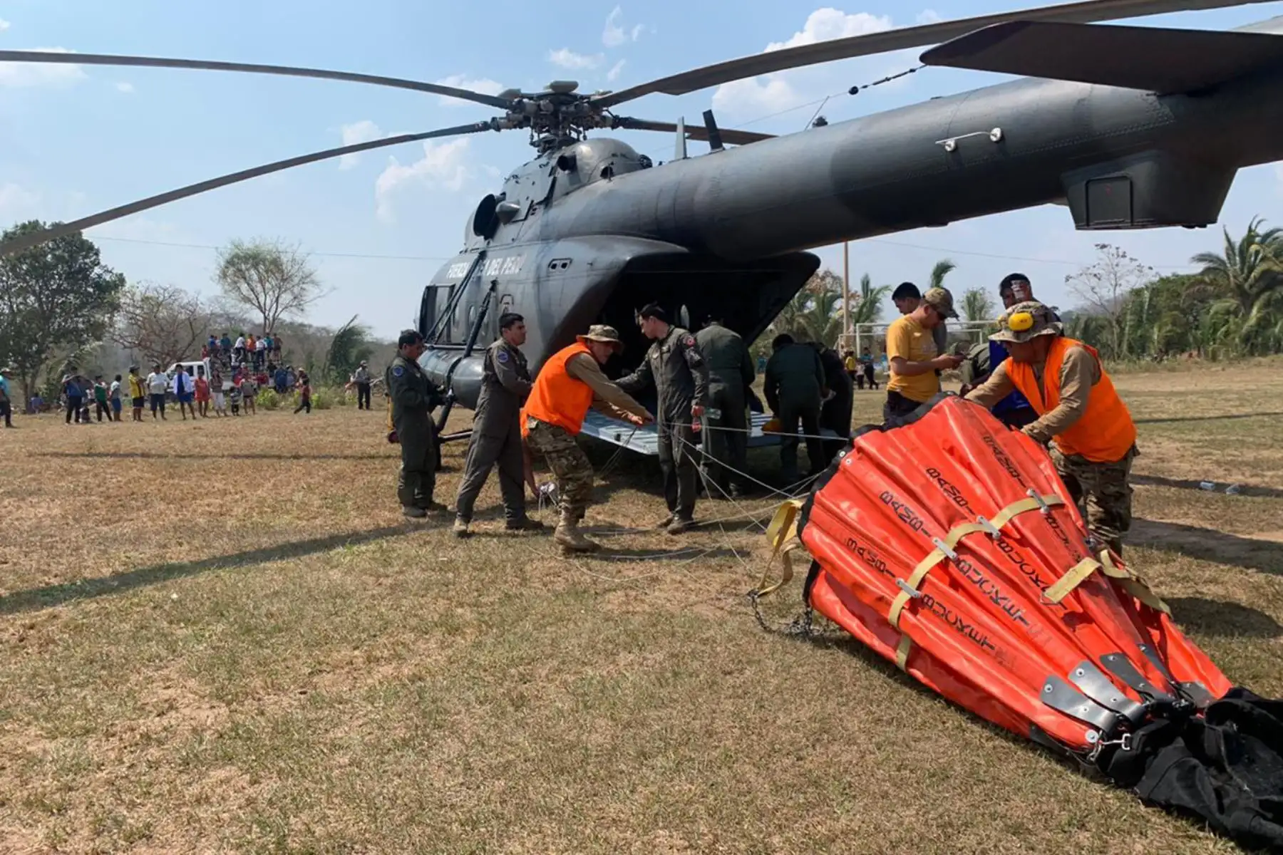 Perú envió a Bolivia helicópteros de la FAP para apoyar la lucha contra incendios forestales.Foto: ANDINA/Mindef