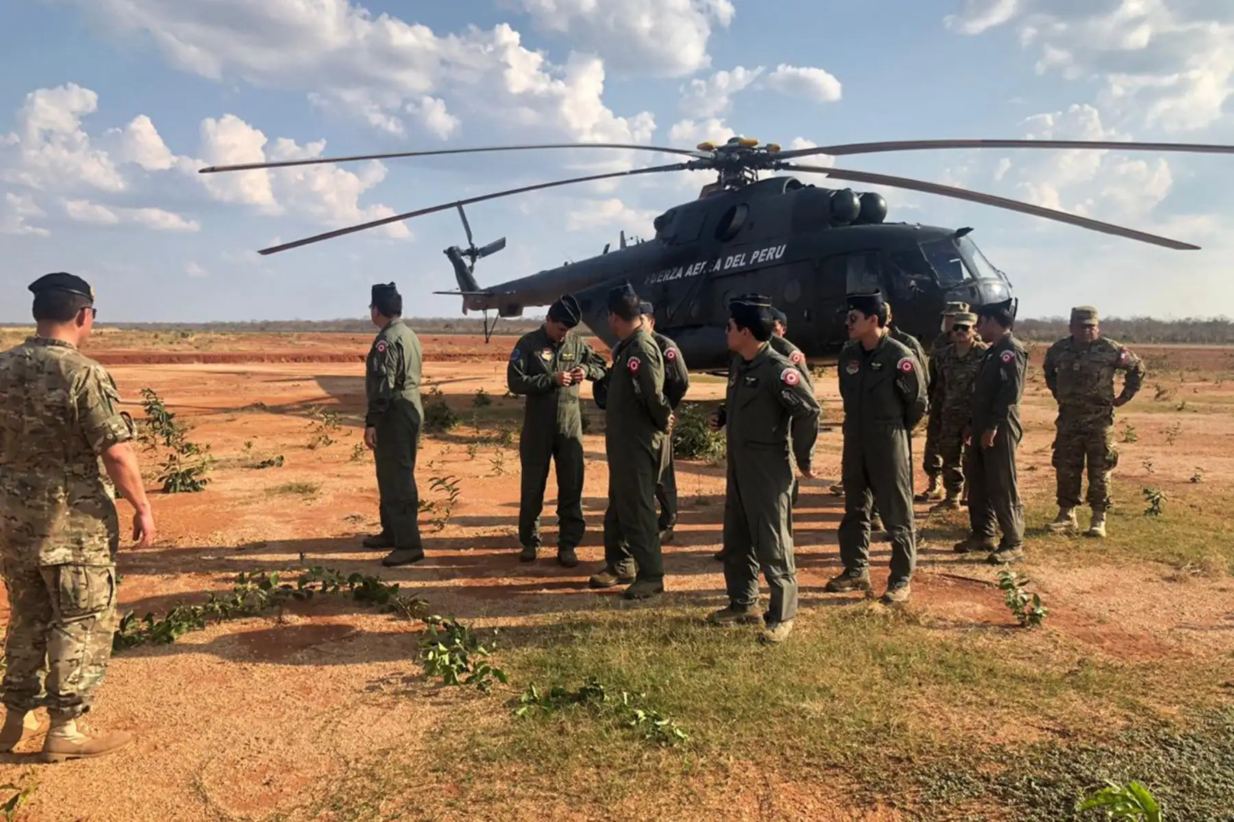 Perú envió a Bolivia helicópteros de la FAP para apoyar la lucha contra incendios forestales.Foto: ANDINA/Mindef