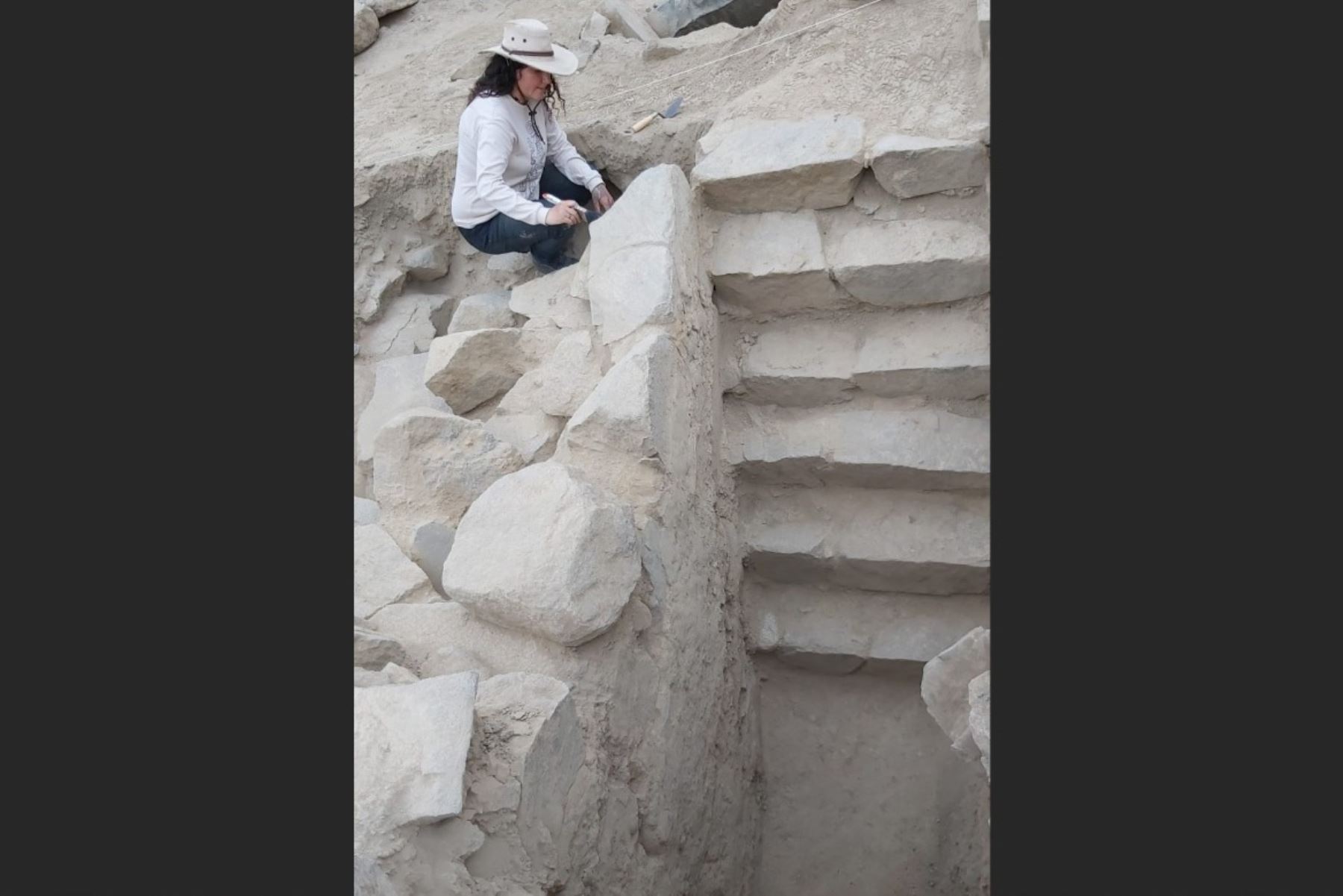 Arqueólogos de Casma descubren escalera de más de 4,000 años de antigüedad en templo Sechín, en Áncash. ANDINA/Difusión